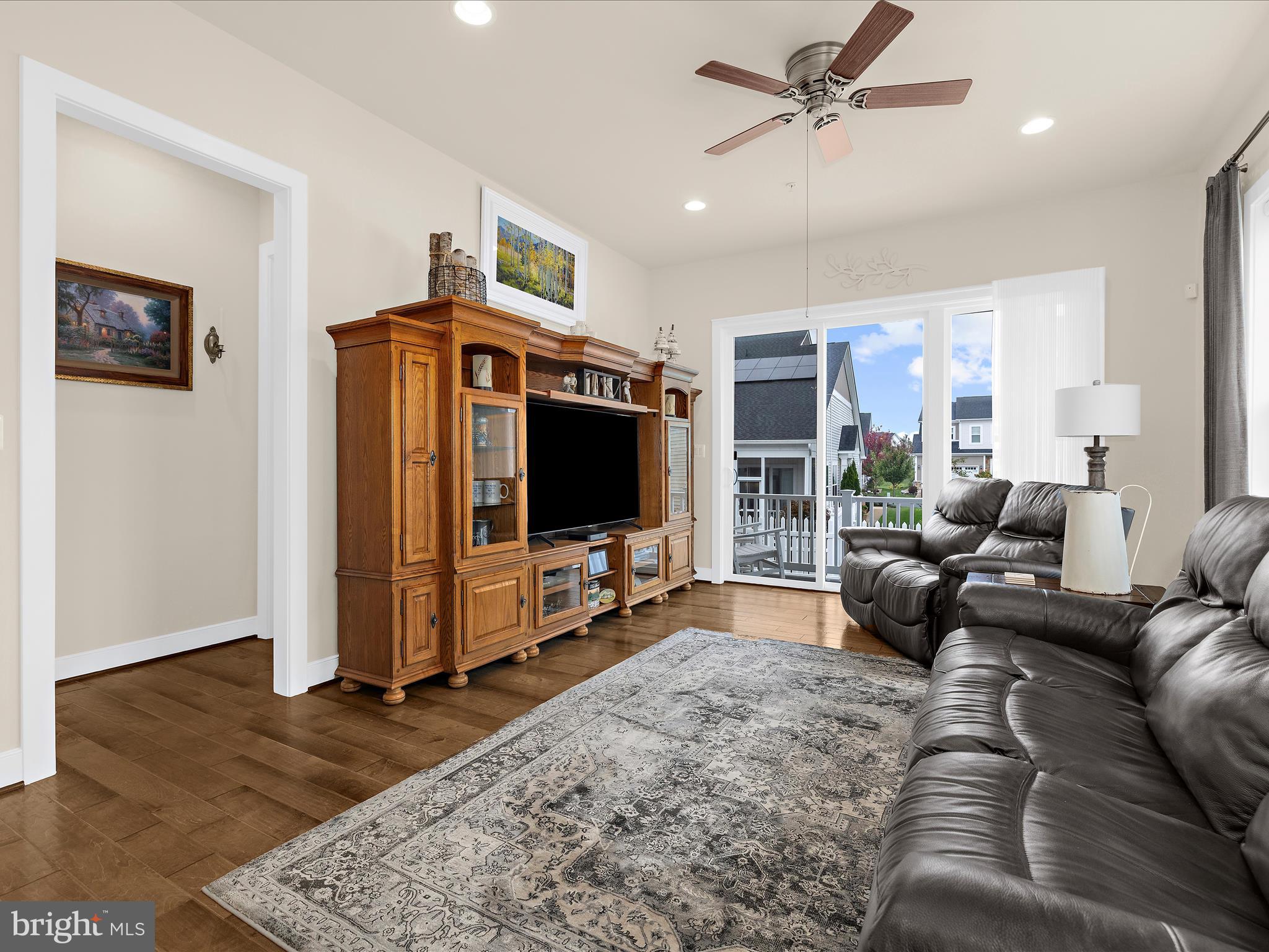 TWO RIVERS - Residential