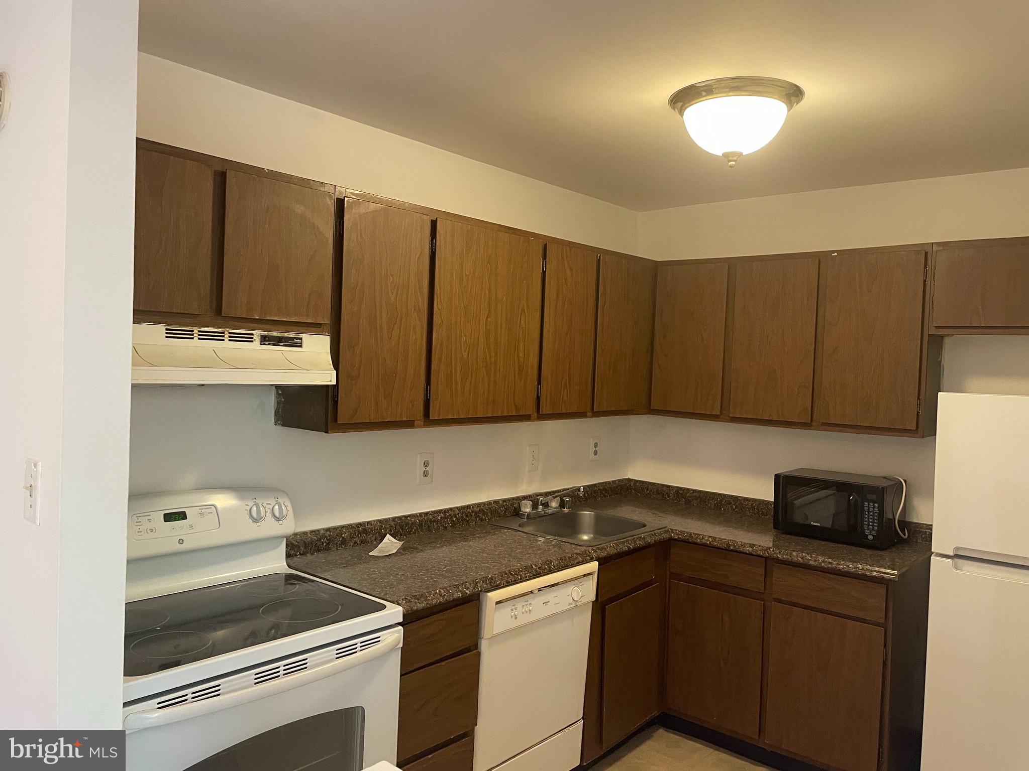 GREENFIELD FARM - Residential Lease