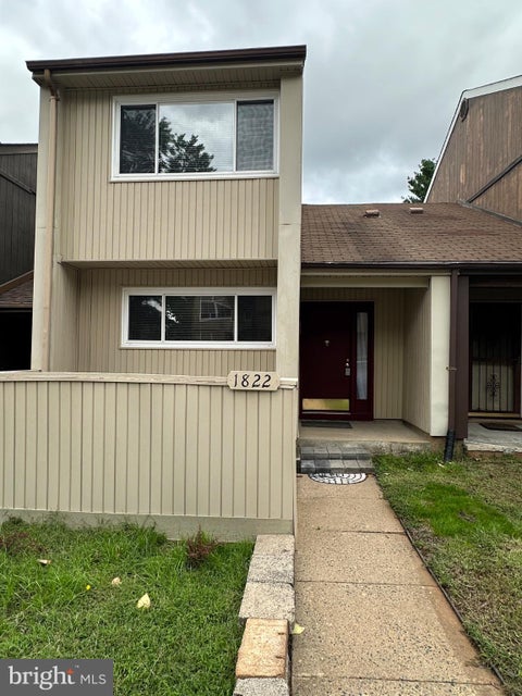 Photo of 1822 Old Post Terrace, WOODBRIDGE, VA 22191 (MLS # VAPW2131388)