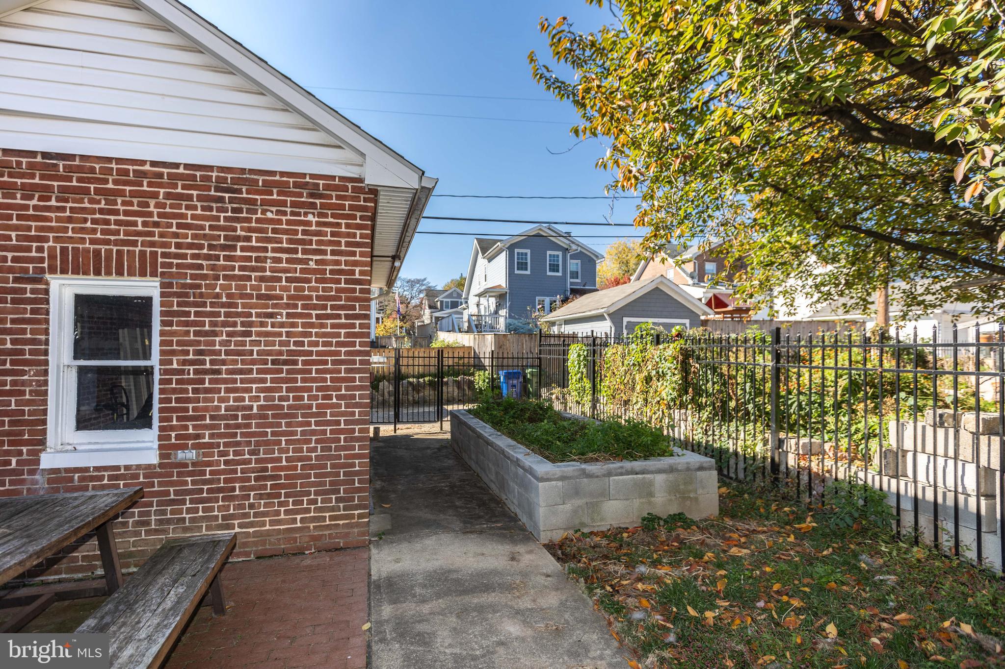 MAYFIELD - Residential