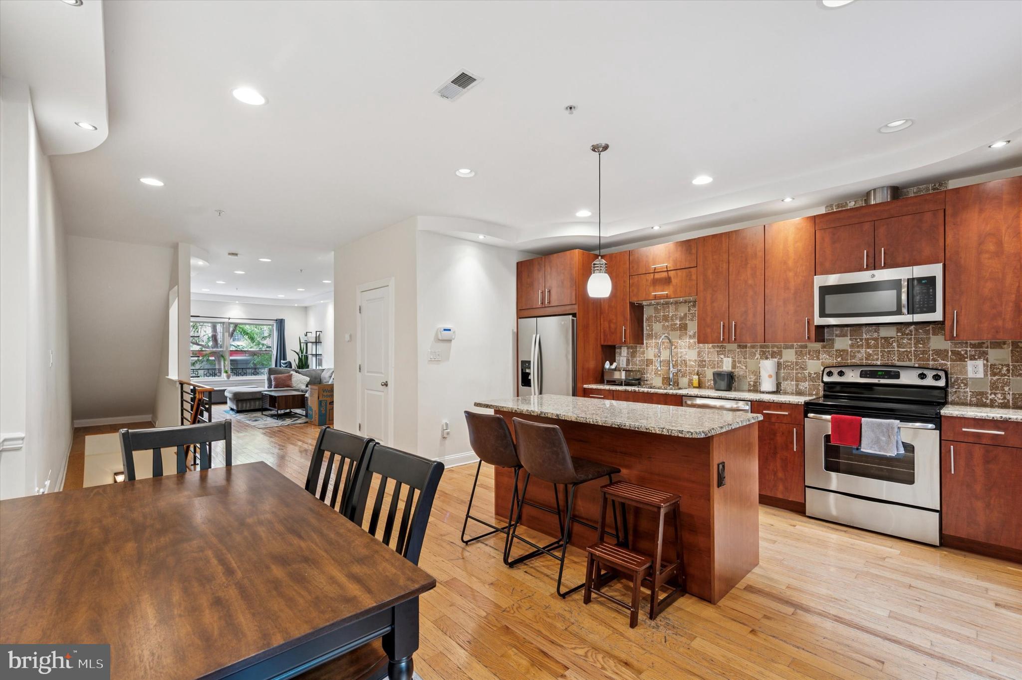 GRADUATE HOSPITAL - Residential Lease