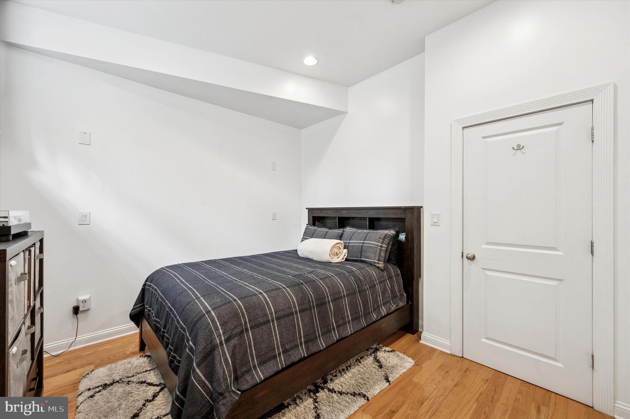 GRADUATE HOSPITAL - Residential Lease