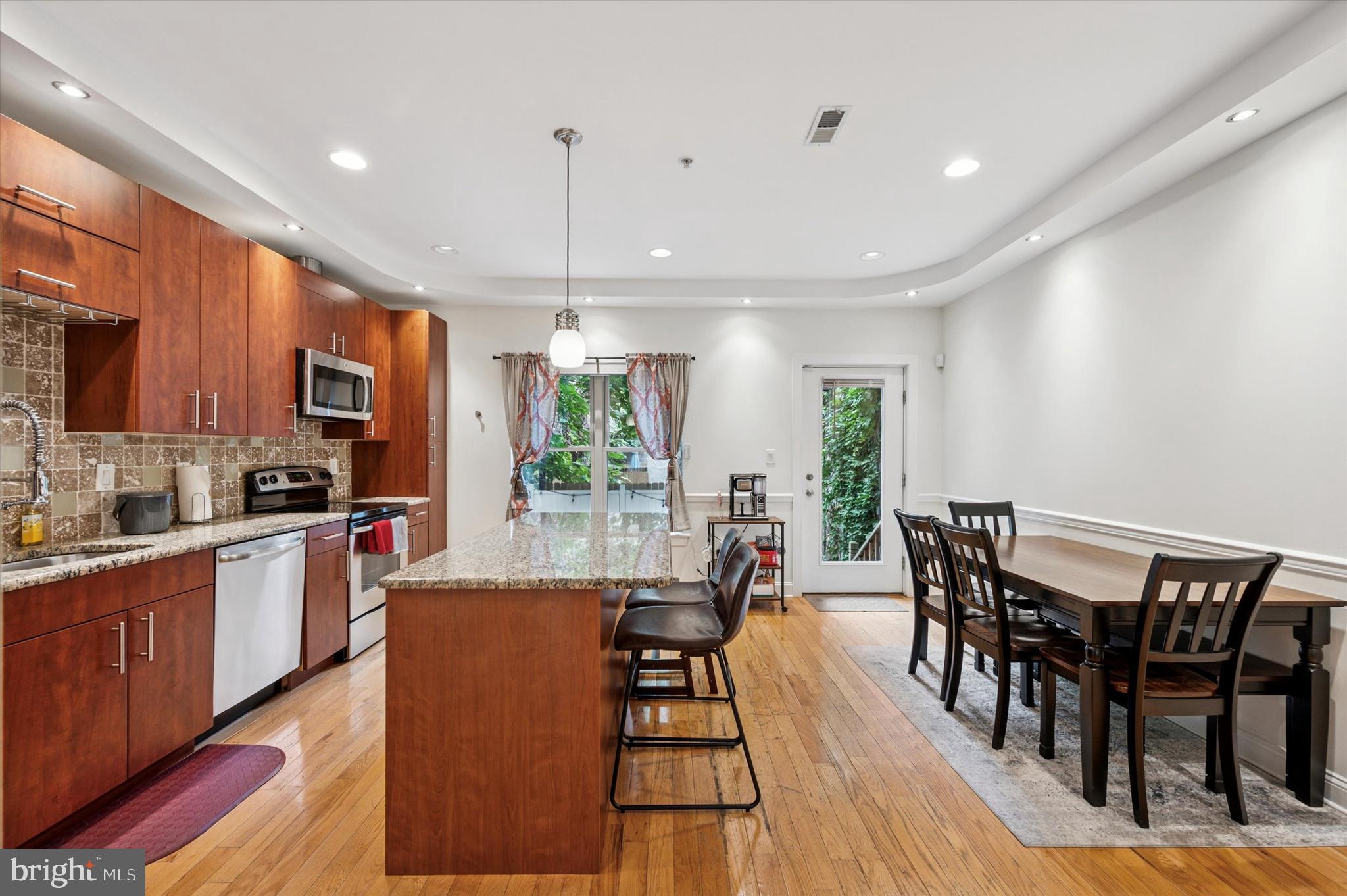 GRADUATE HOSPITAL - Residential Lease