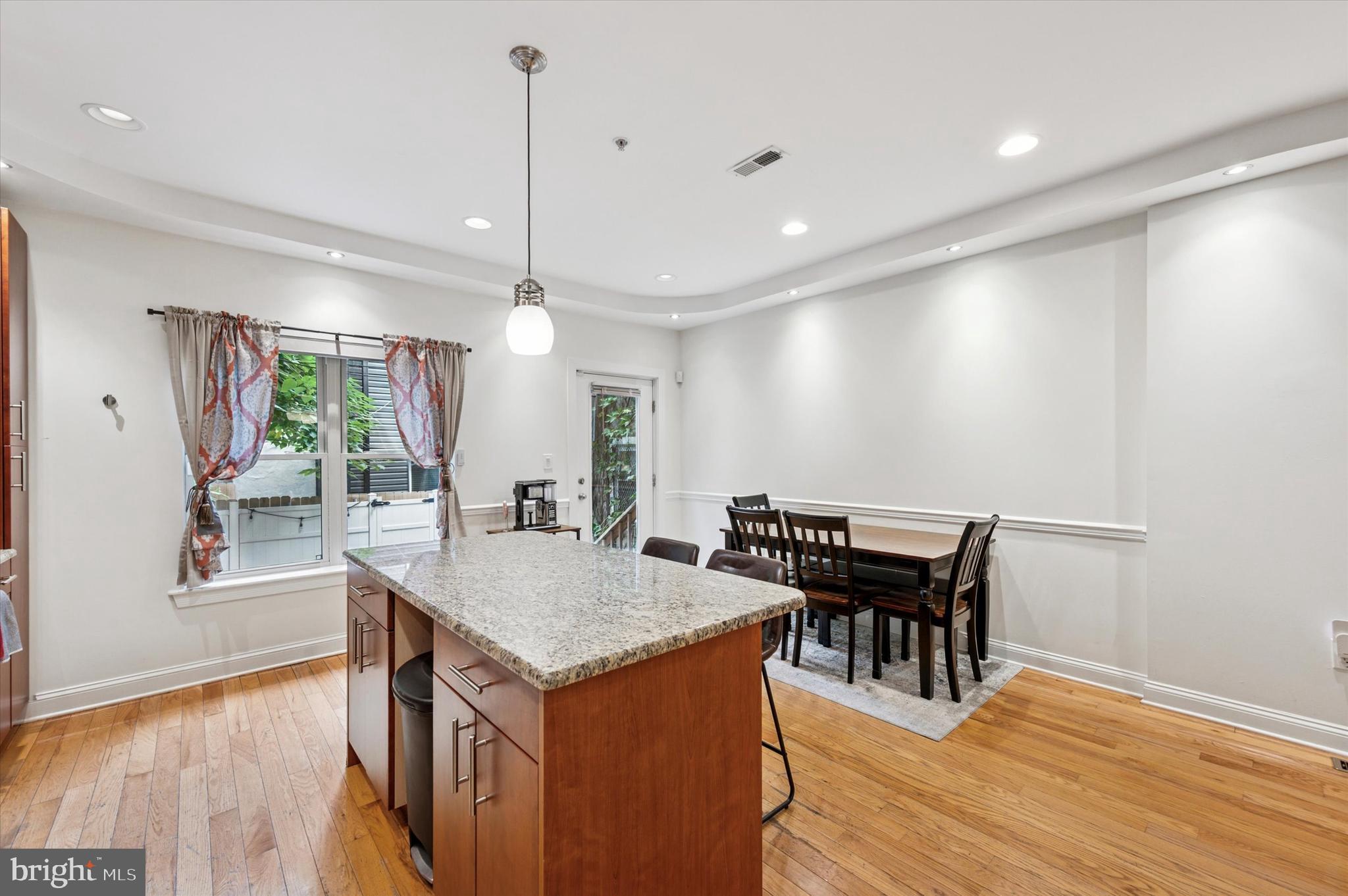 GRADUATE HOSPITAL - Residential Lease