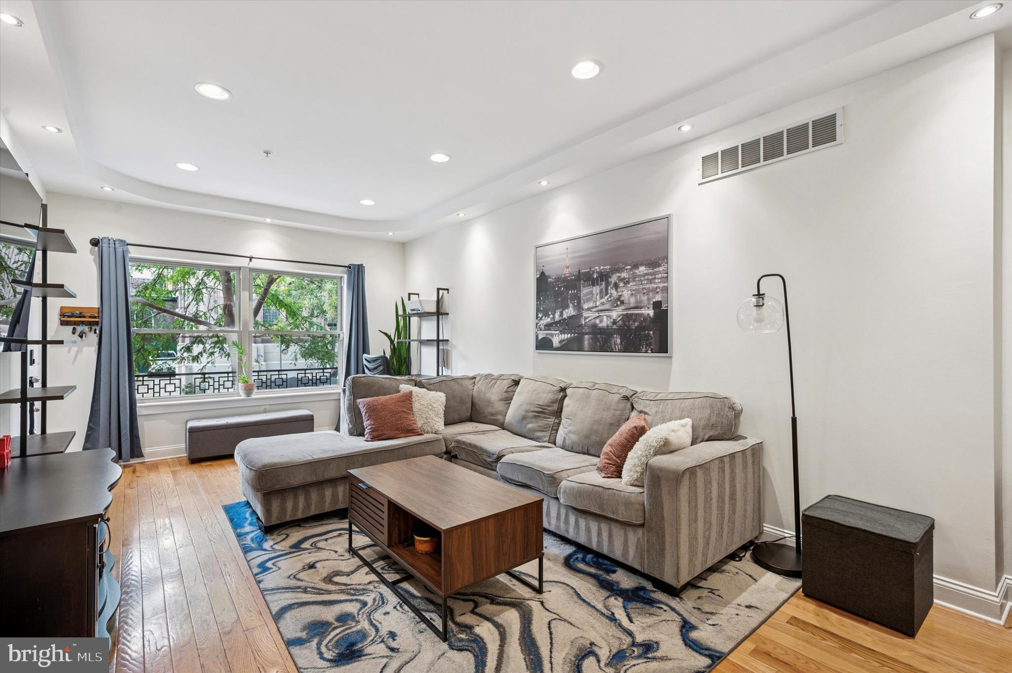 GRADUATE HOSPITAL - Residential Lease