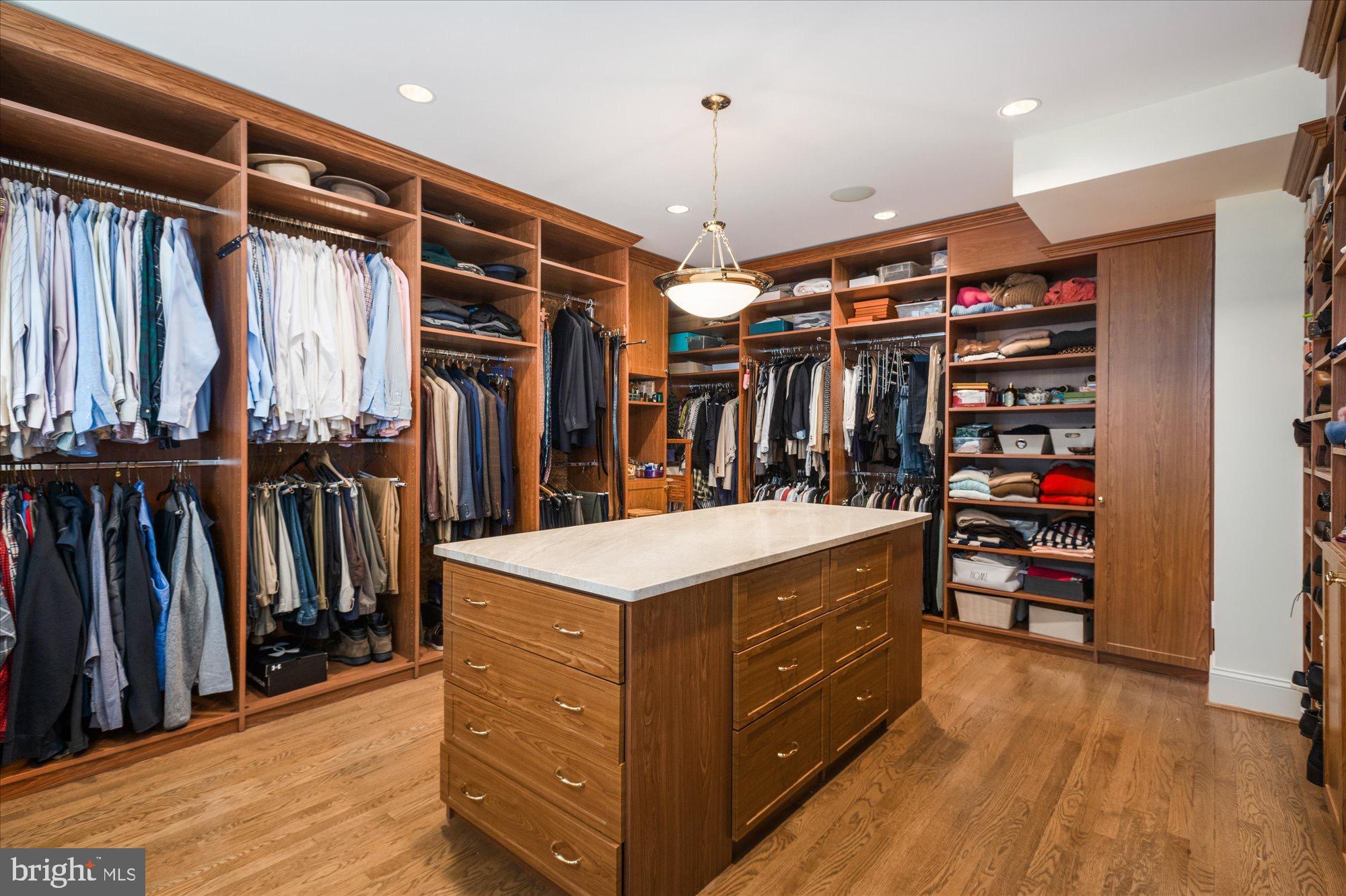 CLEVELAND PARK - Residential
