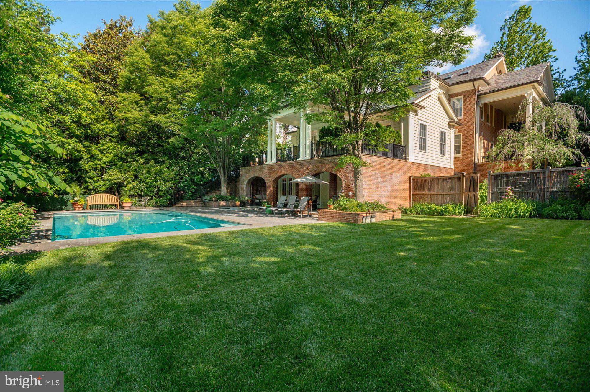 CLEVELAND PARK - Residential