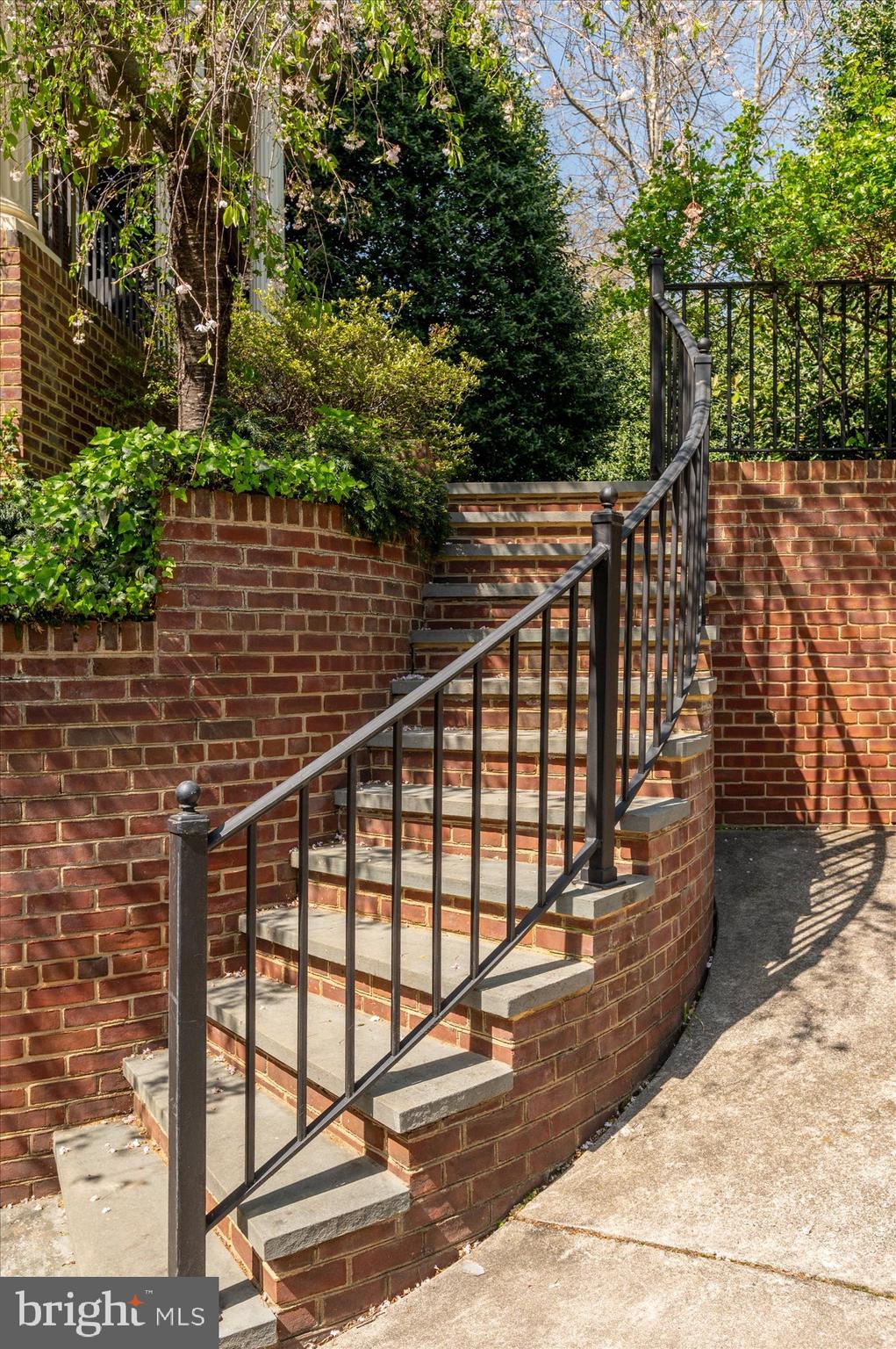 CLEVELAND PARK - Residential