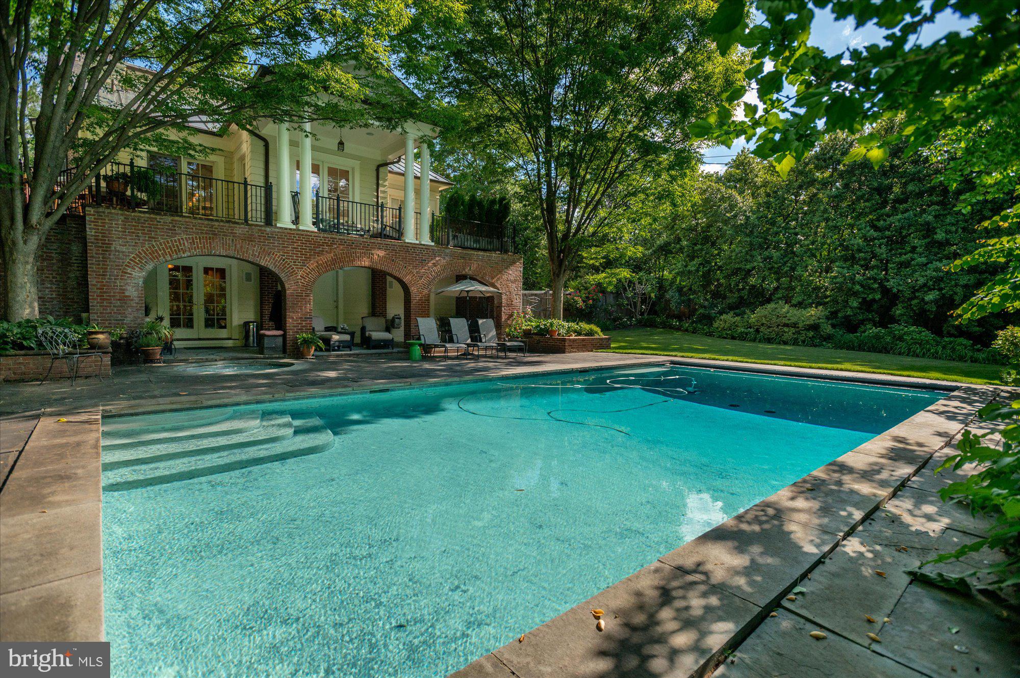 CLEVELAND PARK - Residential