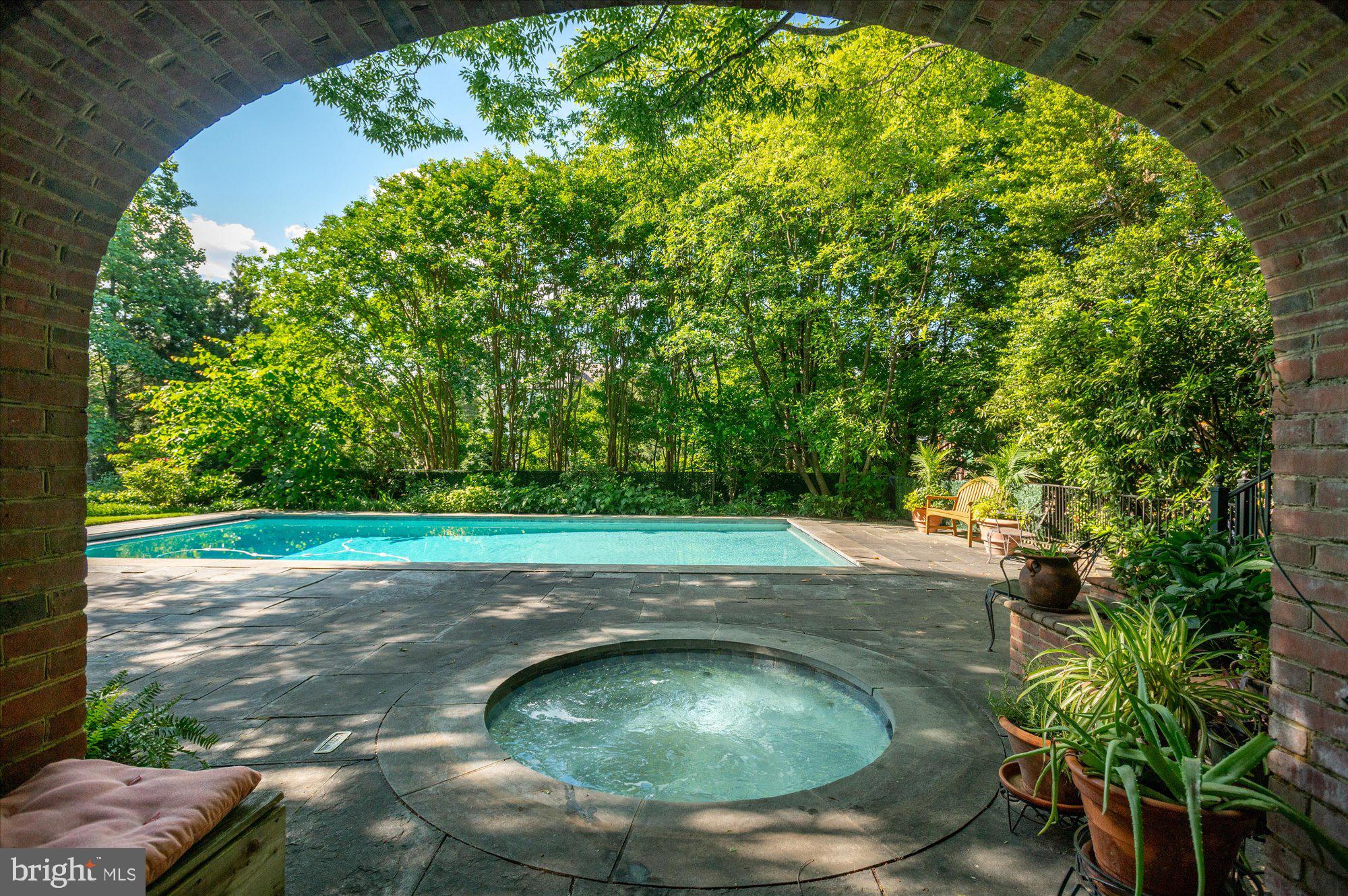 CLEVELAND PARK - Residential