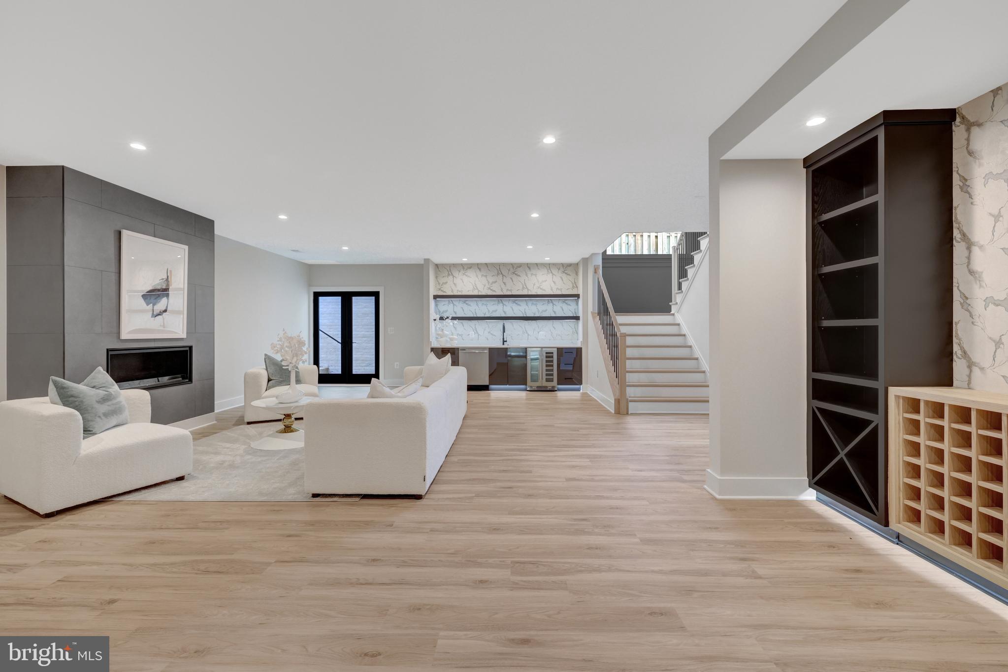 GRASS RIDGE - Residential