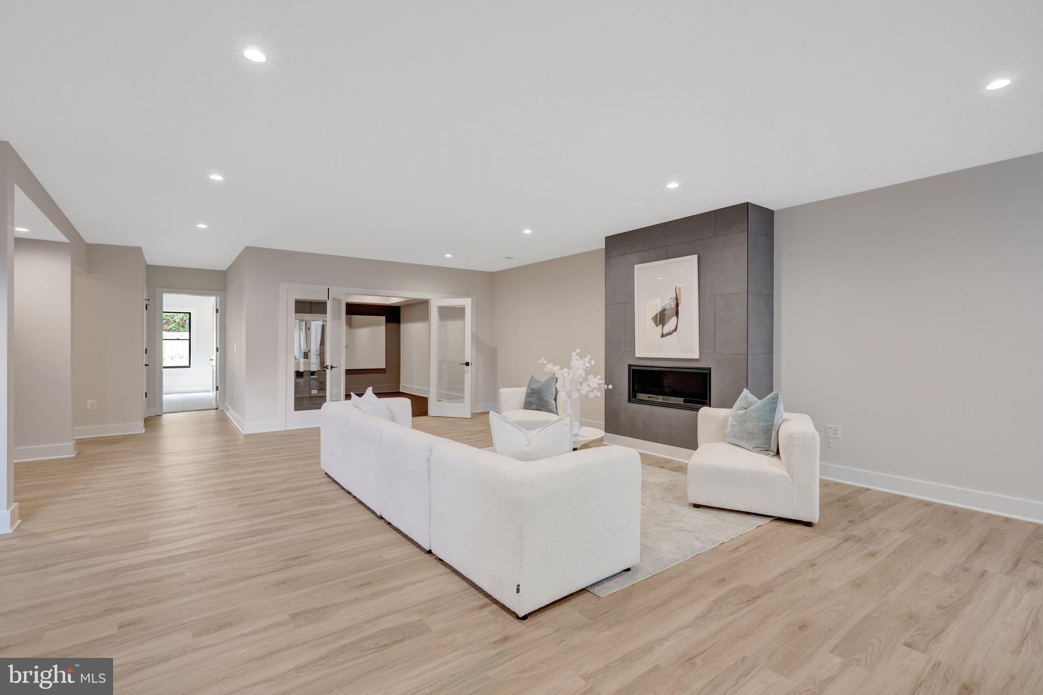 GRASS RIDGE - Residential