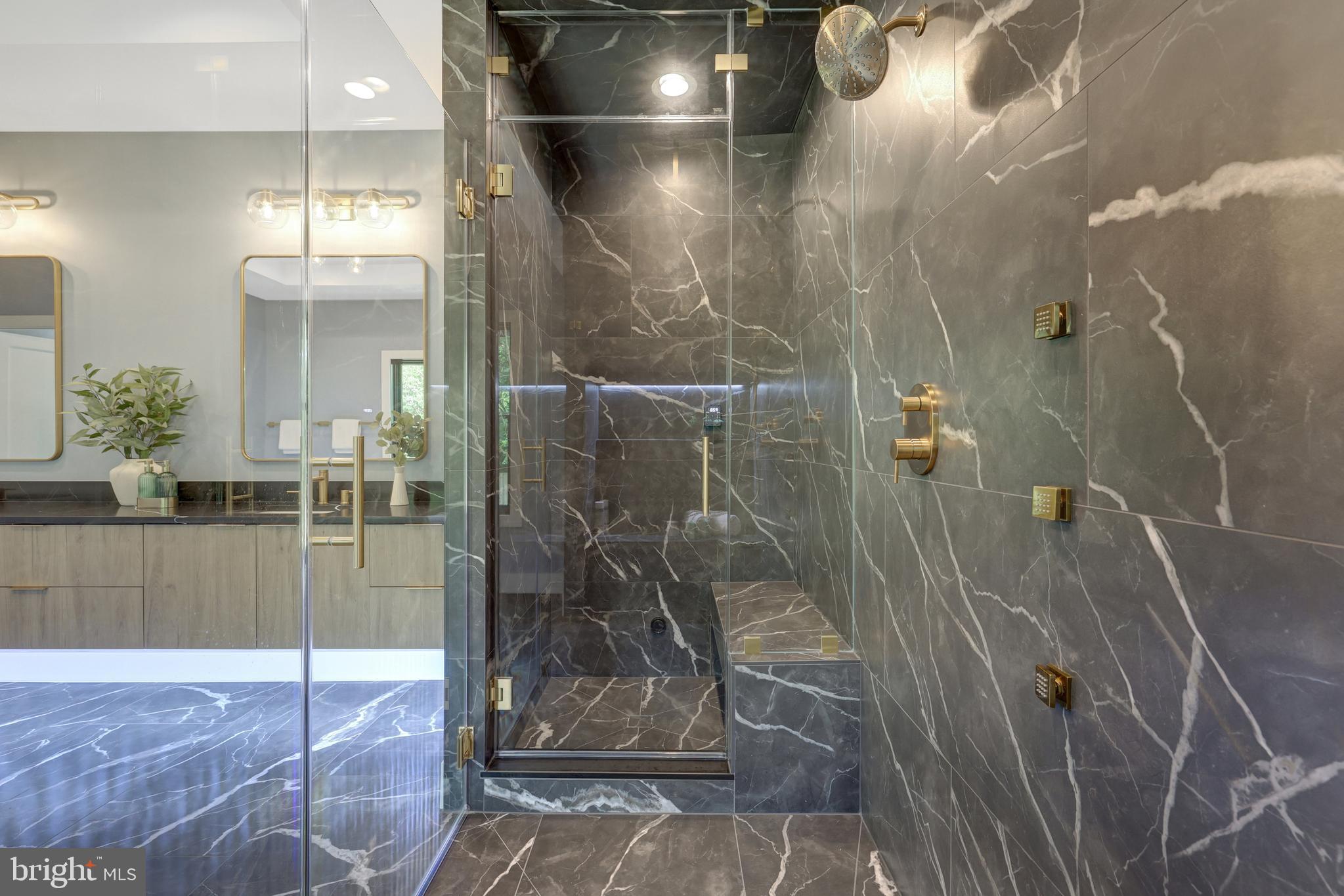 GRASS RIDGE - Residential