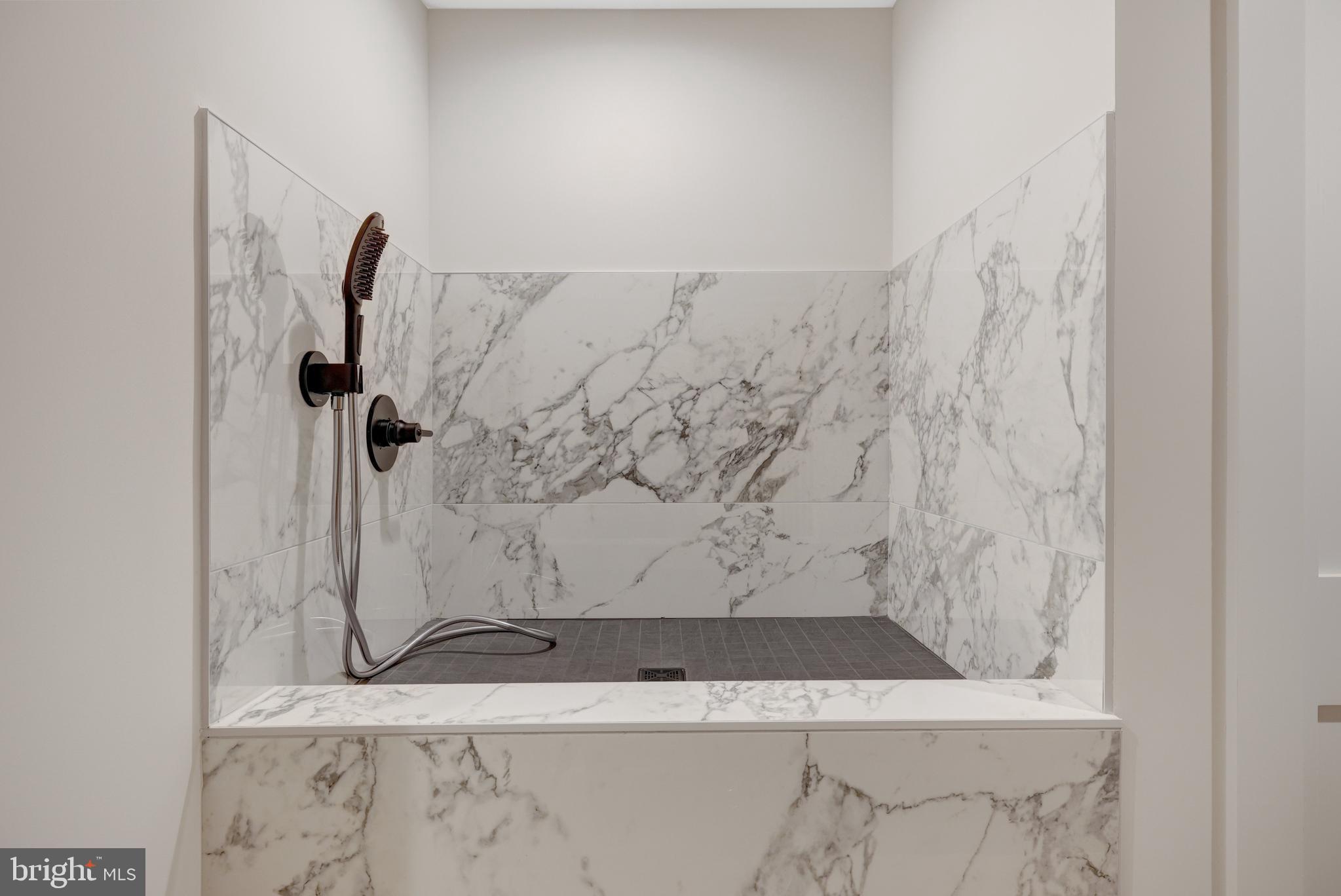 GRASS RIDGE - Residential