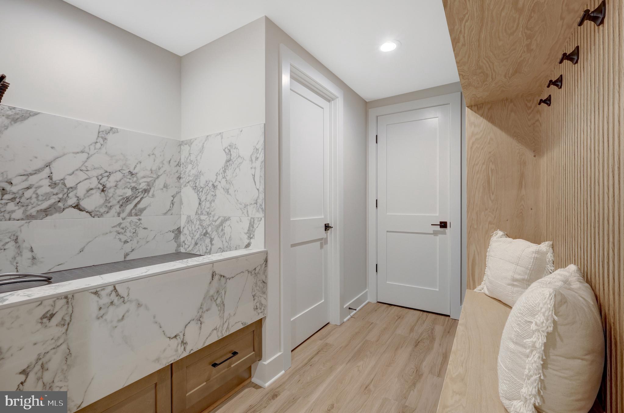 GRASS RIDGE - Residential