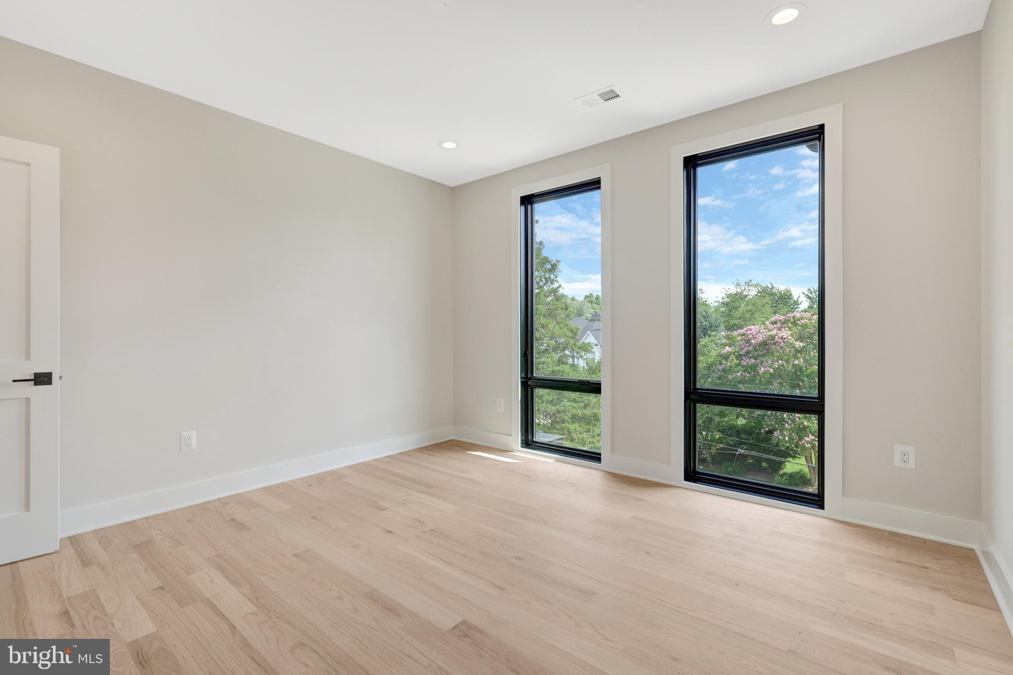 GRASS RIDGE - Residential