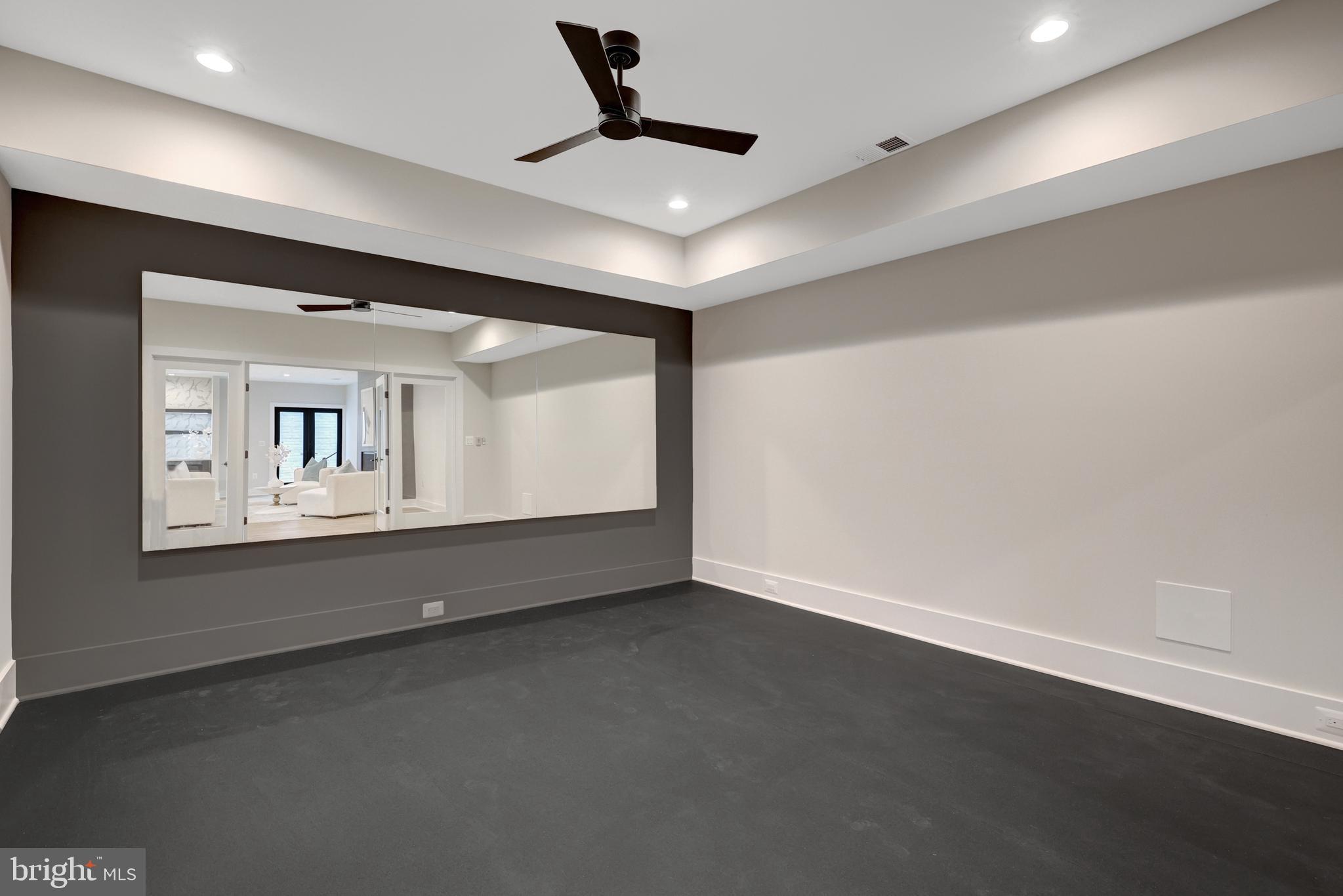 GRASS RIDGE - Residential