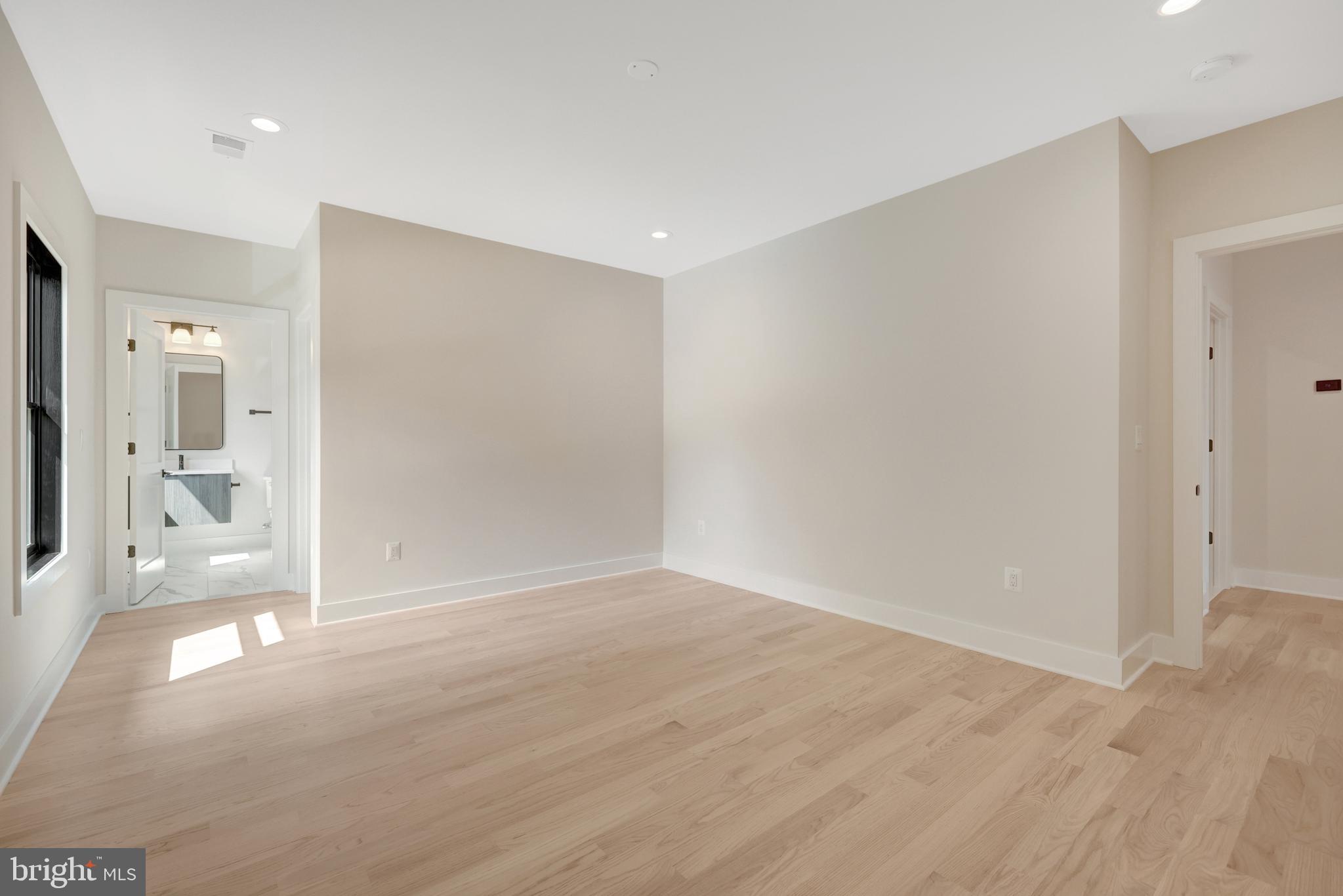 GRASS RIDGE - Residential