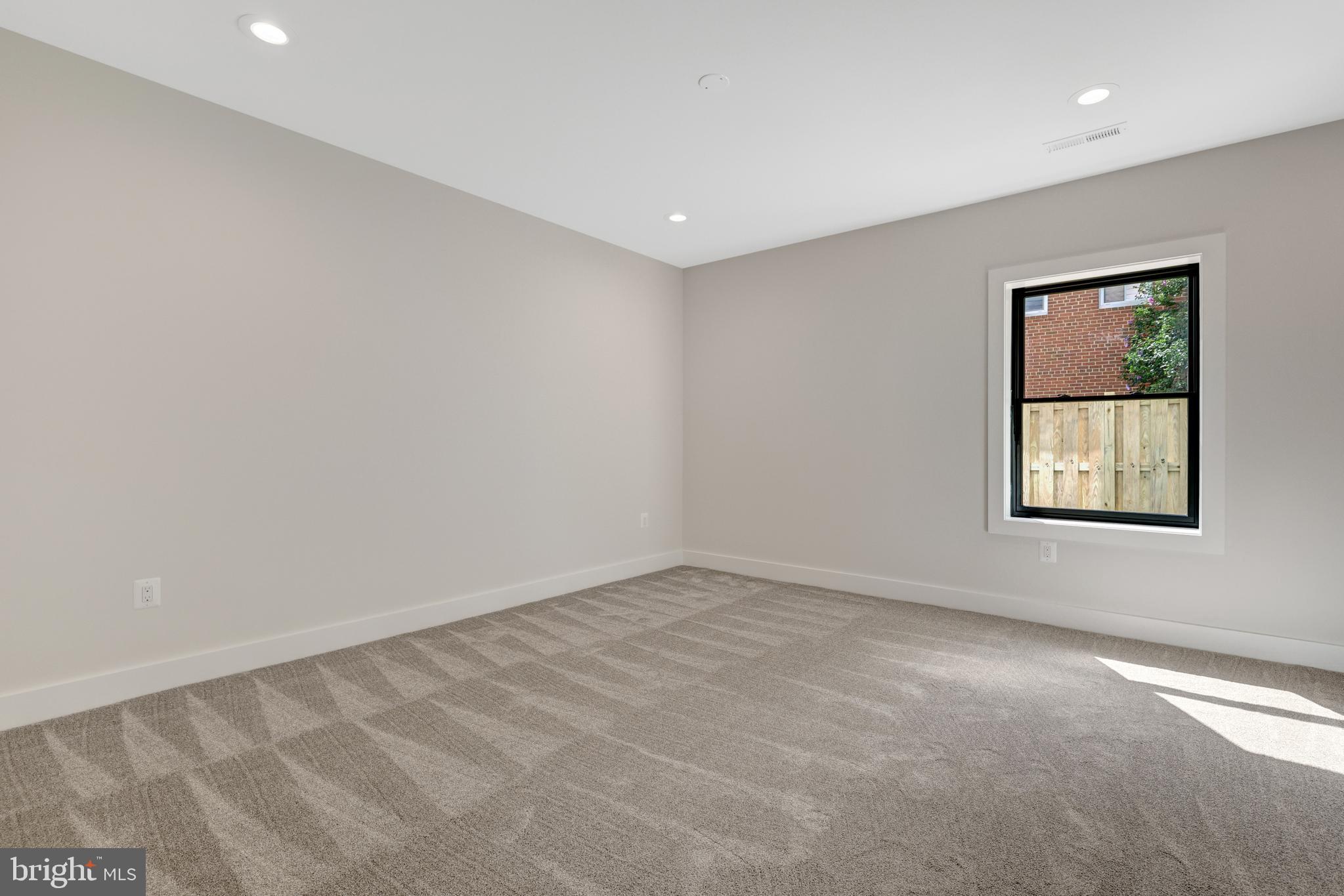 GRASS RIDGE - Residential