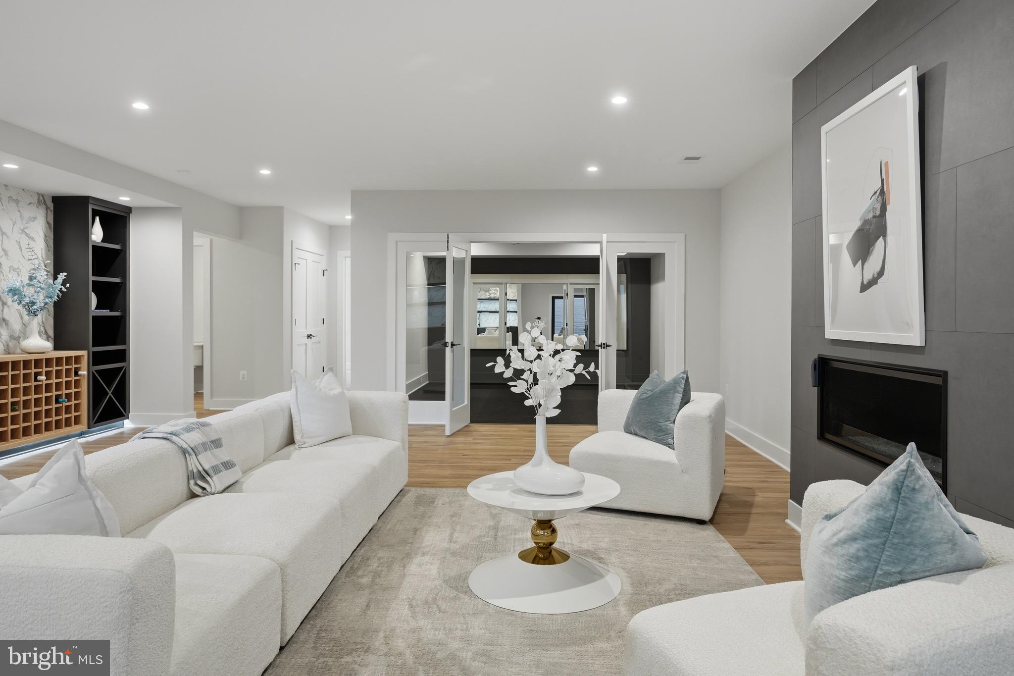 GRASS RIDGE - Residential