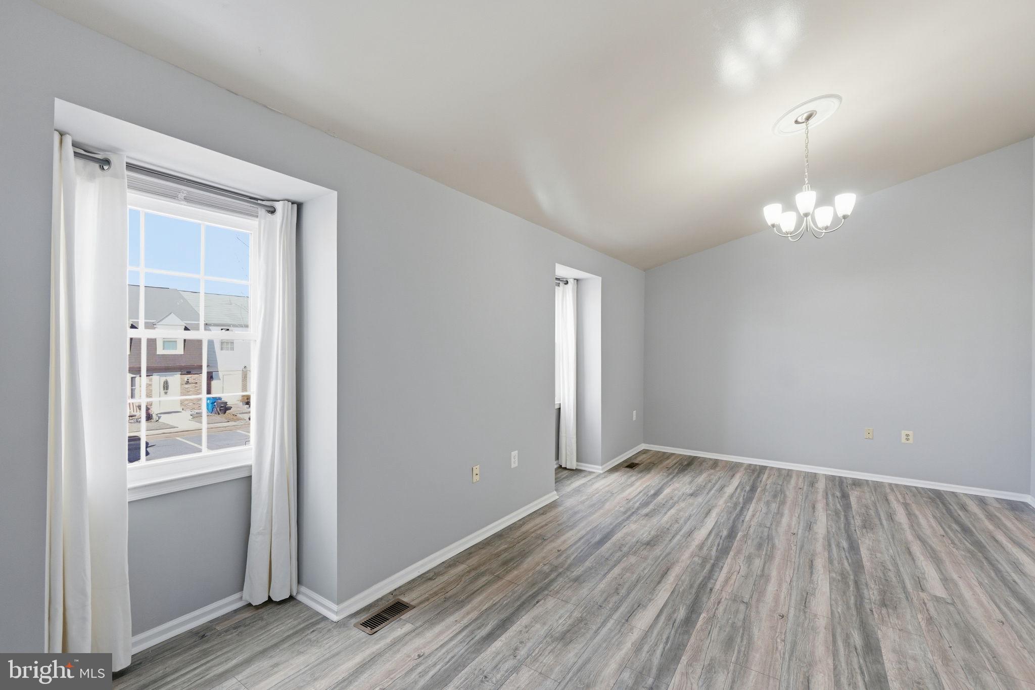 HILLCREST ORCHARDS - Residential