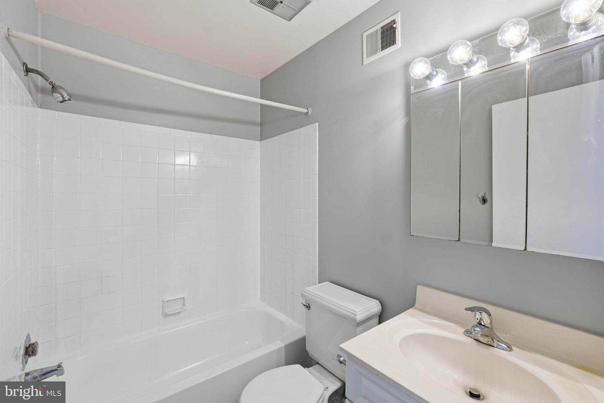 HILLCREST ORCHARDS - Residential