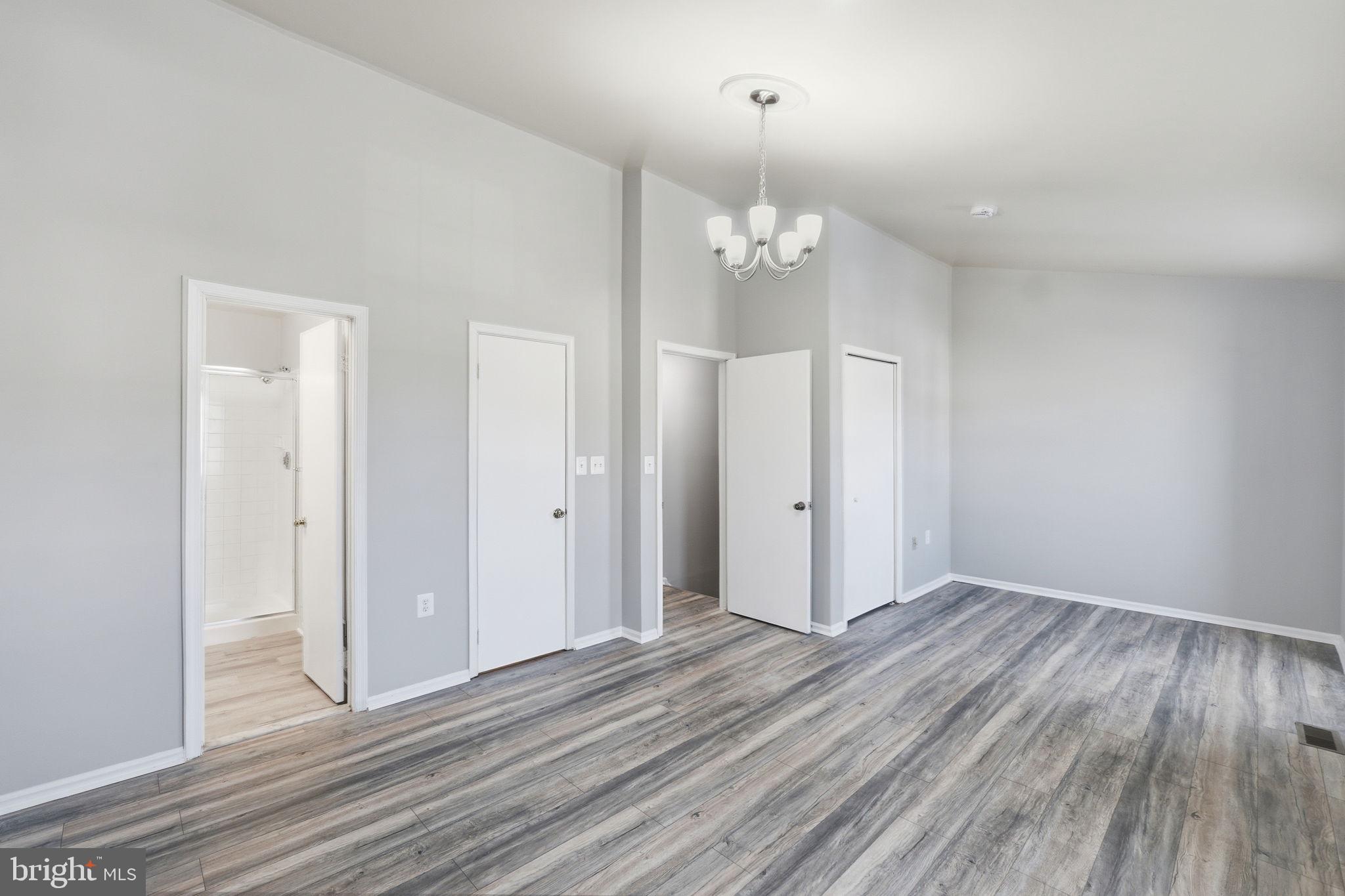 HILLCREST ORCHARDS - Residential