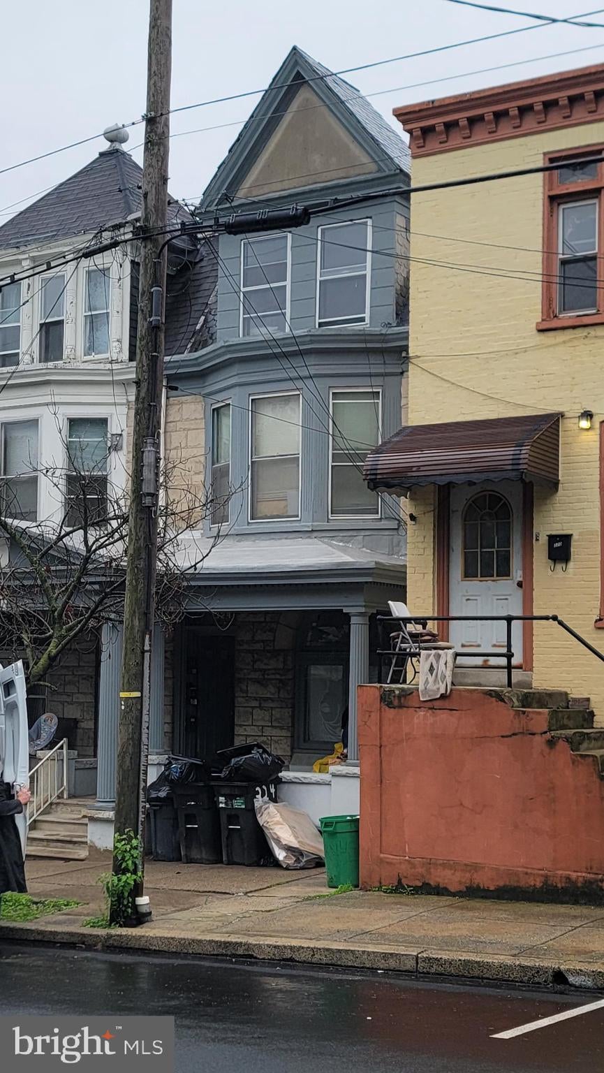 324 SPRING STREET 1