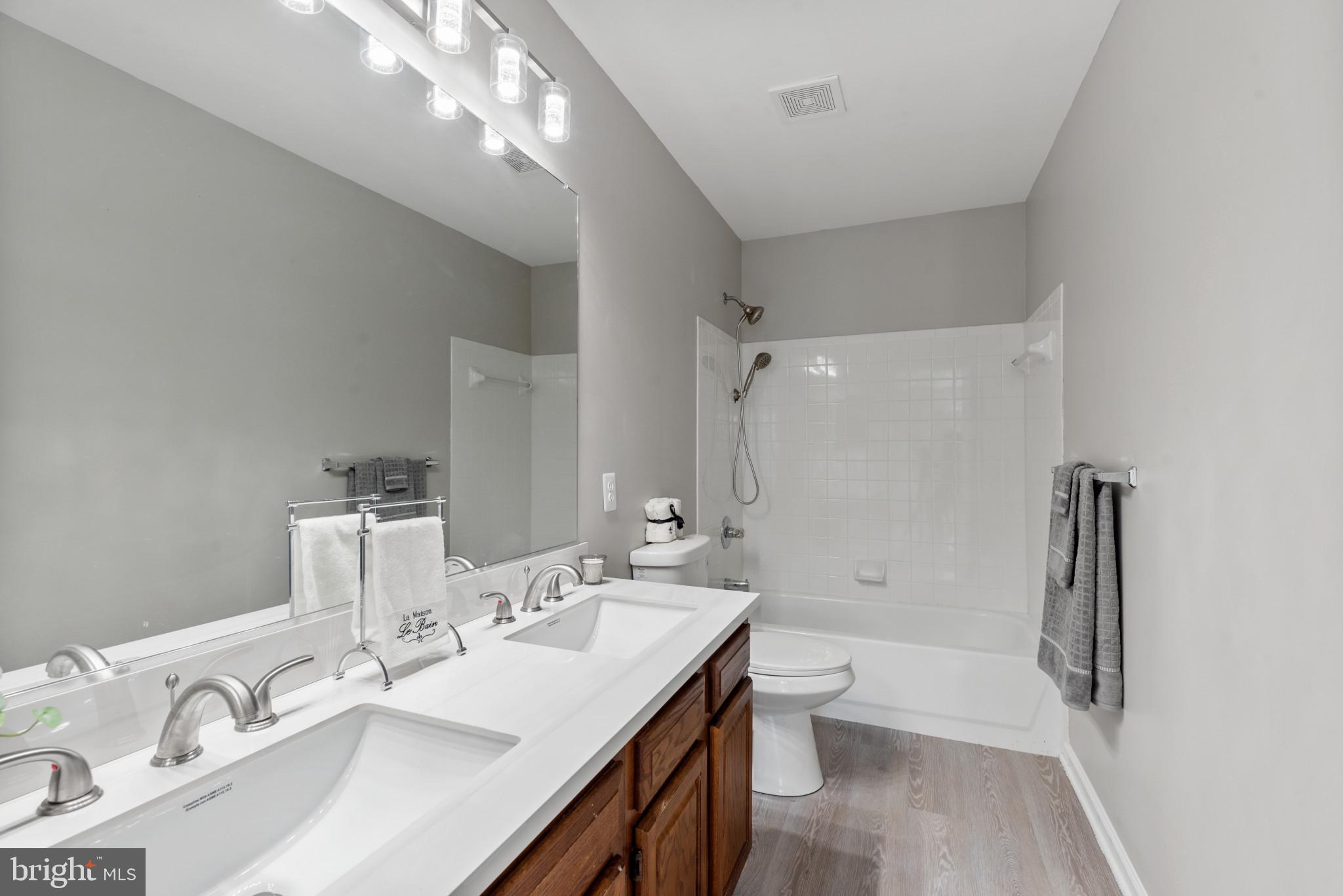 GRACE HARBOUR - Residential