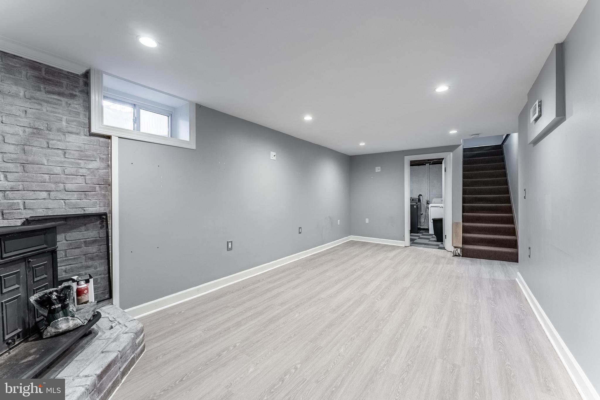 VIRGINIA HILLS - Residential