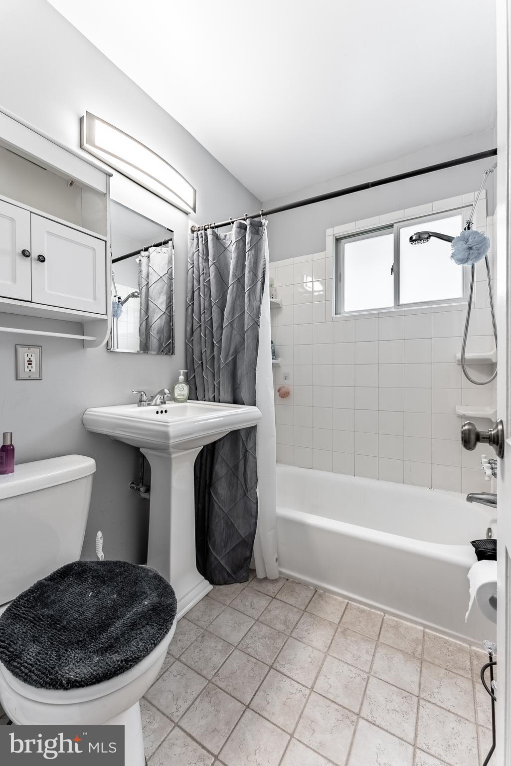 VIRGINIA HILLS - Residential