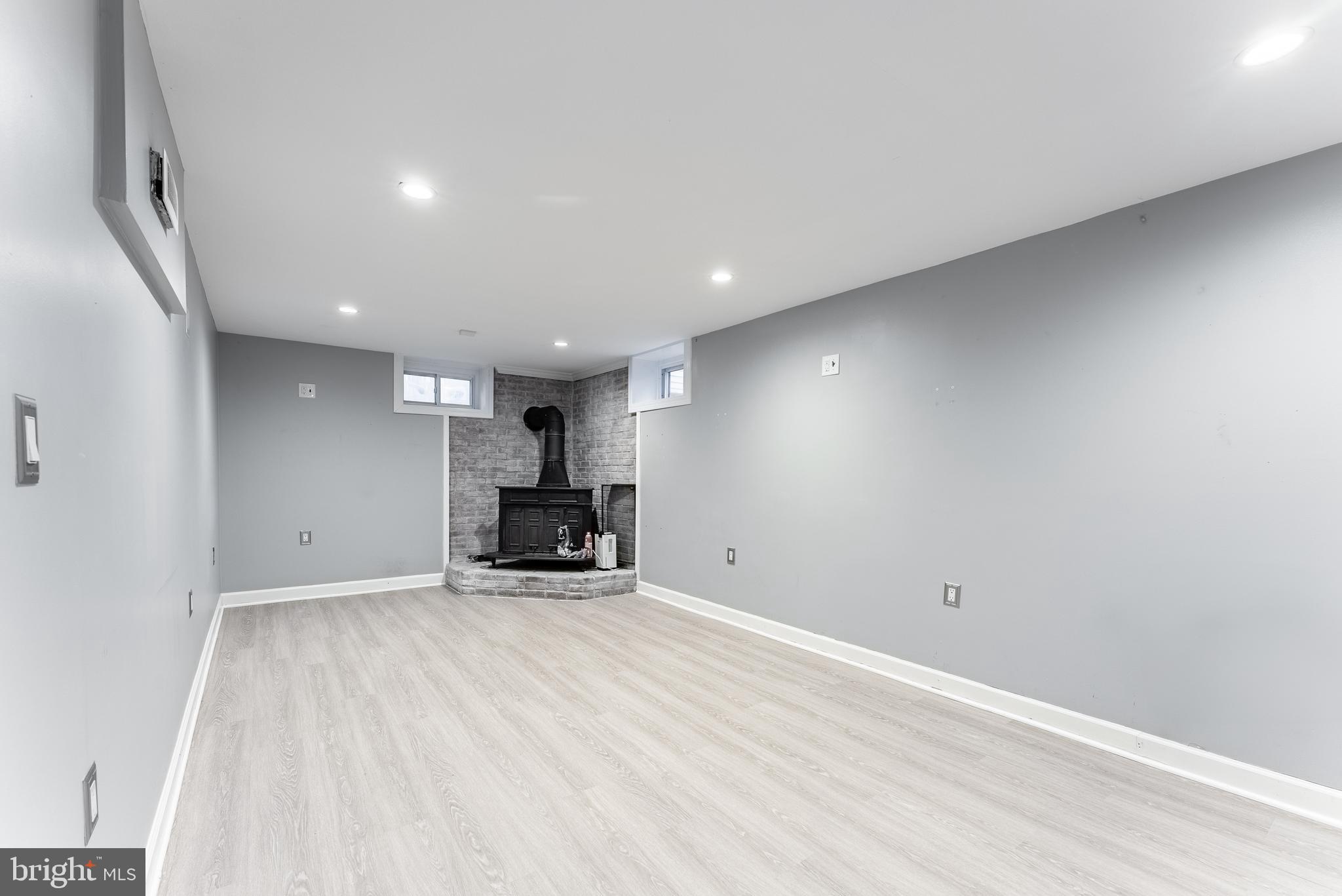 VIRGINIA HILLS - Residential