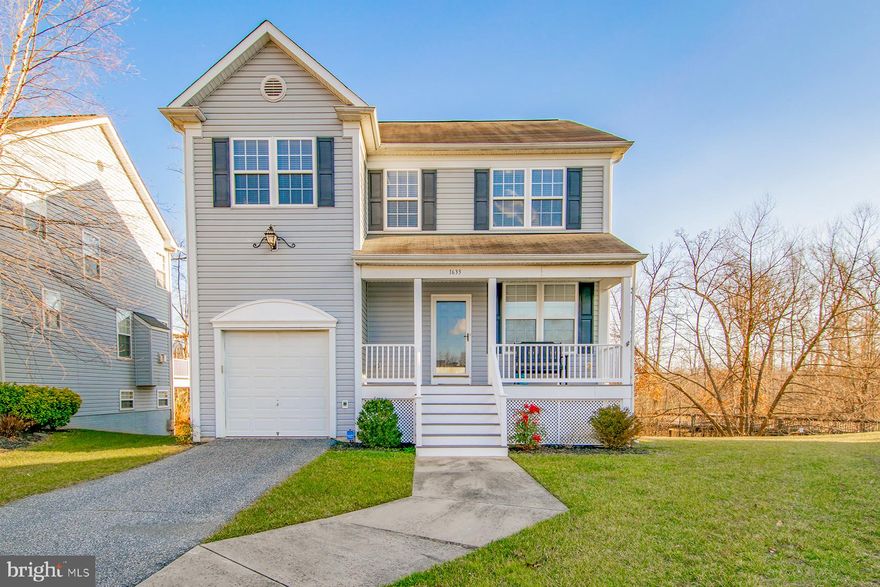 EXCELLENT LUXURY RENTAL OPPORTUNITY IN SOUGHT AFTER HOPEWLL POINT!  PRIVATE WATERFRONT COMMUNITY, YET MINUTES TO SHOPPING, DINING, GOLF & ALL MAJOR ROUTES!  LARGE SINGLE FAMILY HOME WITH GREAT FLOOR PLAN. LARGE OWNER'S SUITE HAS FULL BATH AND TWO CLOSETS. TWO ADDITIONAL BEDROOMS PLUS FULL BATH ON UPPER LEVEL.  FULLY FINISHED WALK OUT LOWER LEVEL WITH FULL BATHROOM, LAUNDRY AREA & STORAGE SPACE. BEAUTIFUL OPEN KITCHEN WITH 42" CHERRY CABINETS & GRANITE COUNTERS. OPEN LIVING/DINING AREA WITH FIREPLACE, HARDWOOD FLOORS.  PATIO DOORS TO REAR DECK OVERLOOKING WOODED AREA.  DON'T WAIT, THIS ONE WON'T LAST LONG! MUST USE LISTING AGENT'S LEASE AND APPLICATION. $50 APPLICATION FEE FOR ALL OVER 18. FIRST MONTH RENT, SECURITY DEPOSIT AND APPLICATION FEES MUST BE CERTIFIED FUNDS. EXCELLENT CREDIT AND REFERENCES REQUIRED. SORRY, NO PETS PERMITTED. NO SMOKING PERMITTED INSIDE OF THE HOME. LAWN SERVICE IS INCLUDED! COMMUNITY FEATURES WALKING PATHS, OBSERVATION DECKS, OUTDOOR POOL, MARINA (POTENTIAL TO RENT BOAT SLIPS FOR A SEPARATE FEE).