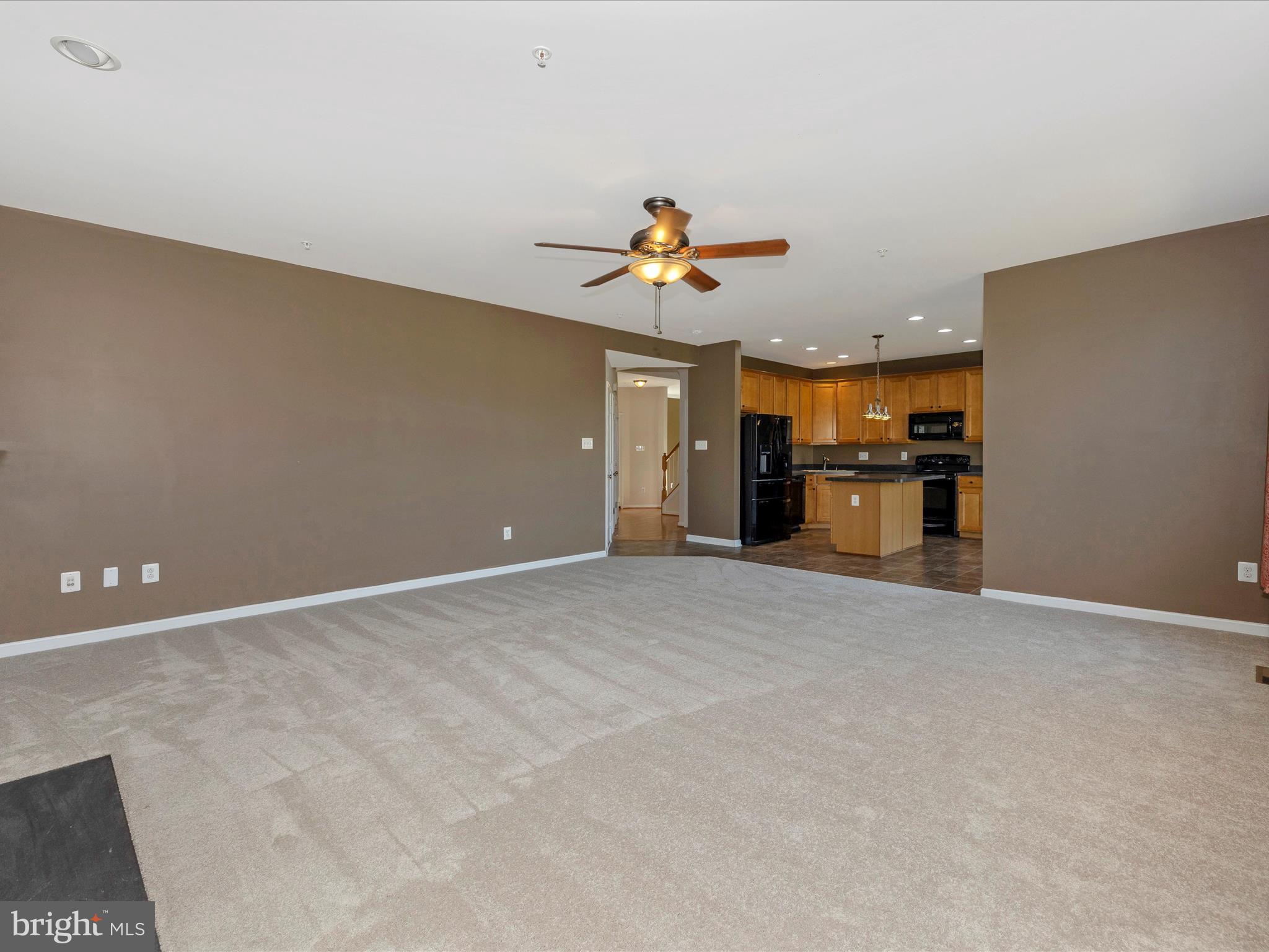 SUN MEADOW - Residential