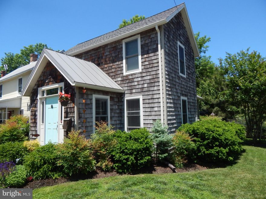 Completely and Tastefully Renovated home located within close proximity to Idlewild Park and the hospital. This 3 bedroom, 2 bath home  located in the Historical District shows very well.. Cedar shake and clapboard siding, architectural asphalt shingle and raised ridge roofing, tiled bathrooms and Bosch appliances. Updated kitchen with Granite Countertops. Beautiful Hardwood floors, Complete privacy fenced back yard with brick patio & a shed for extra storage. Walking distance to Shops, restaurants & museums. Come check this out you will not be disappointed.