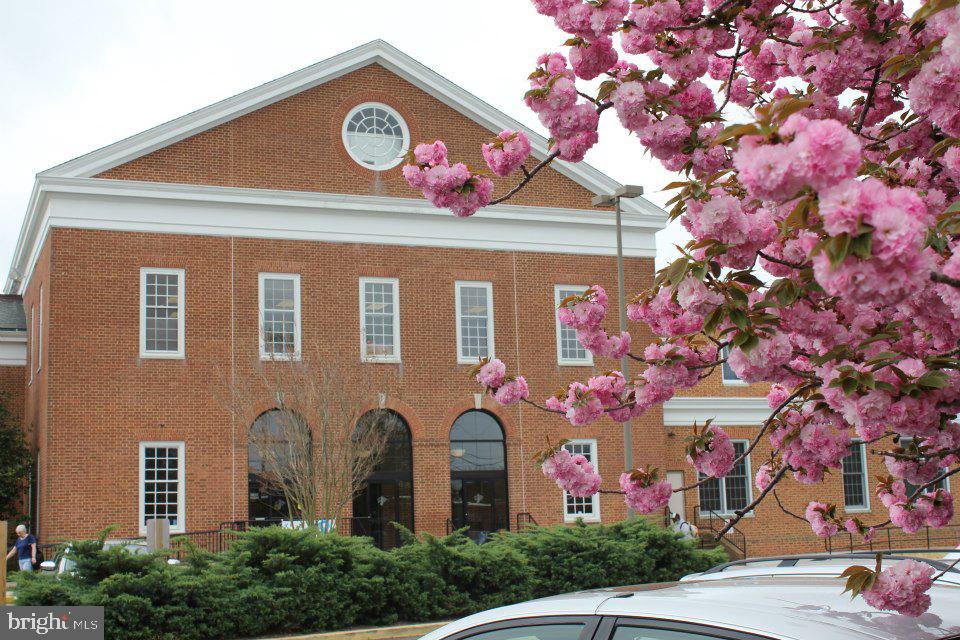 EASTON - Residential