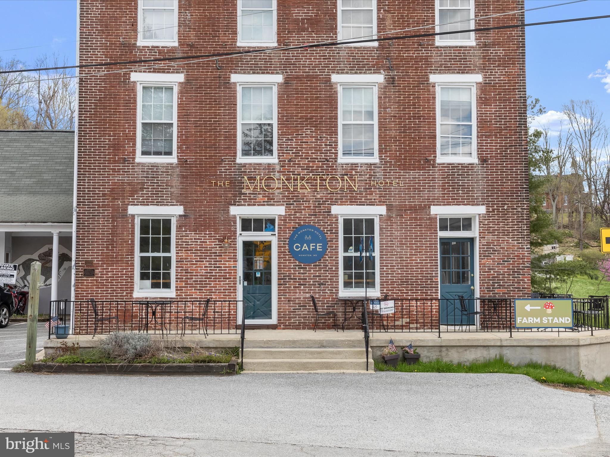 GRAYSTONE FARMS ESTATES - Residential