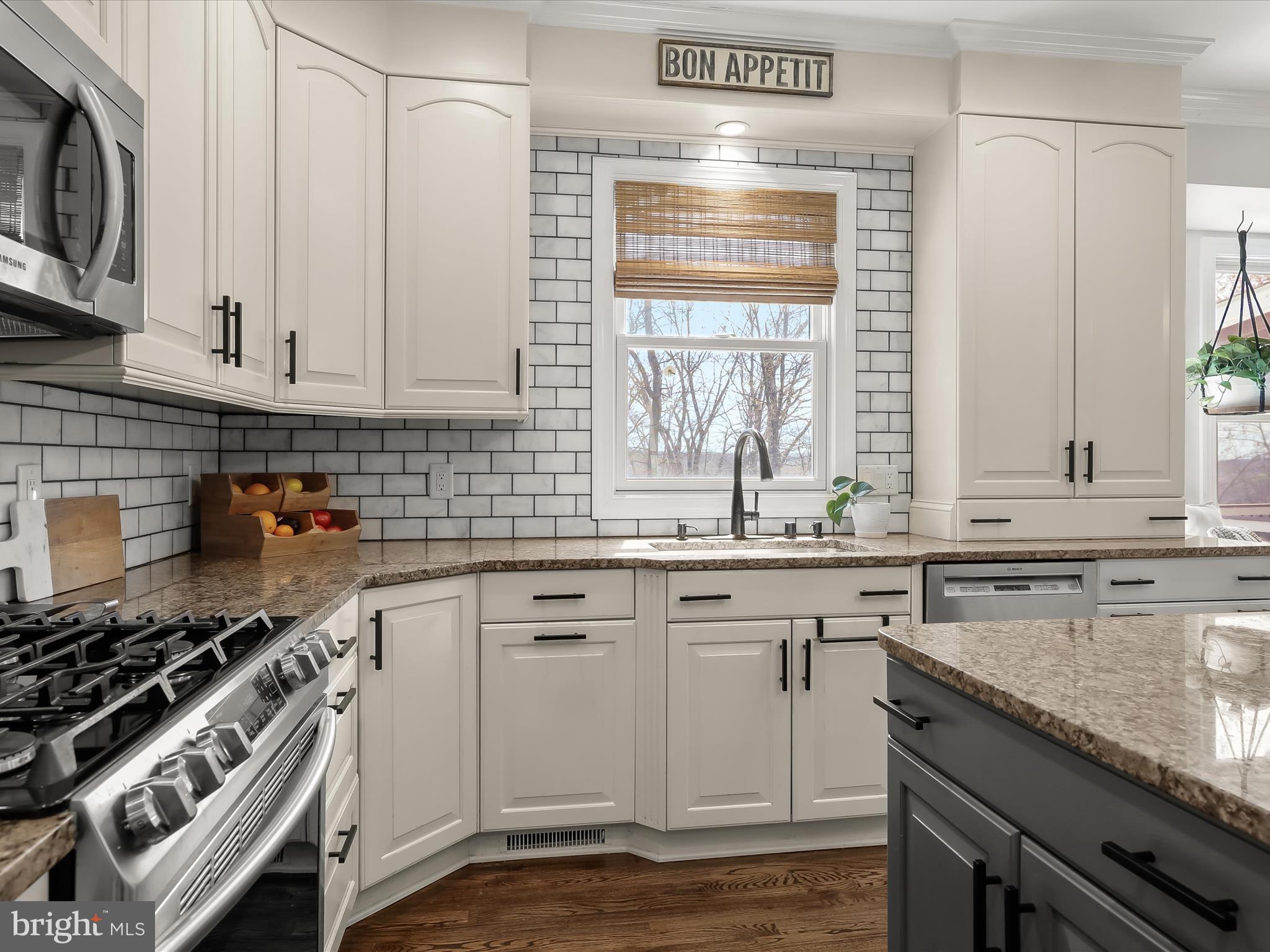 GRAYSTONE FARMS ESTATES - Residential