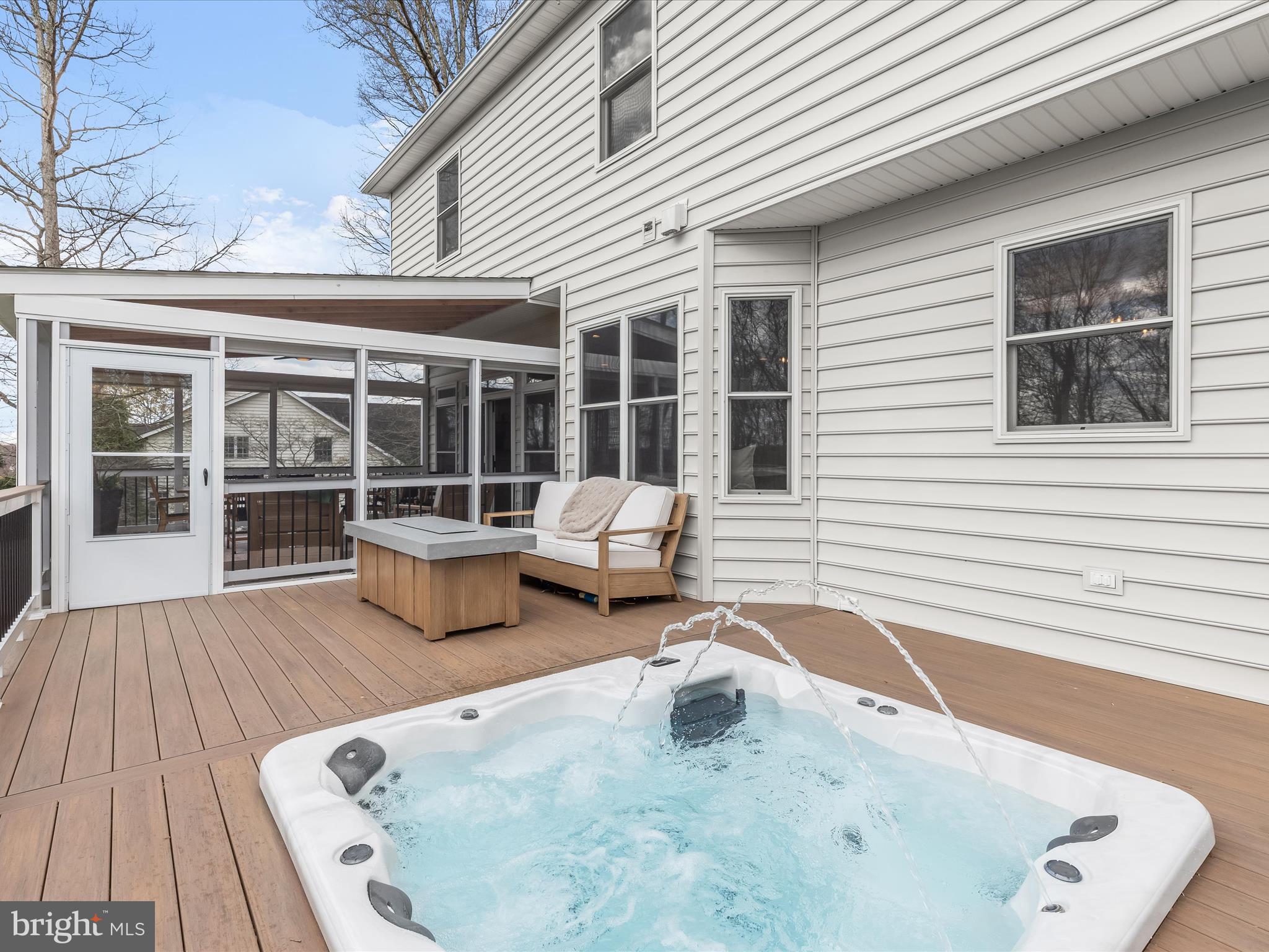 GRAYSTONE FARMS ESTATES - Residential