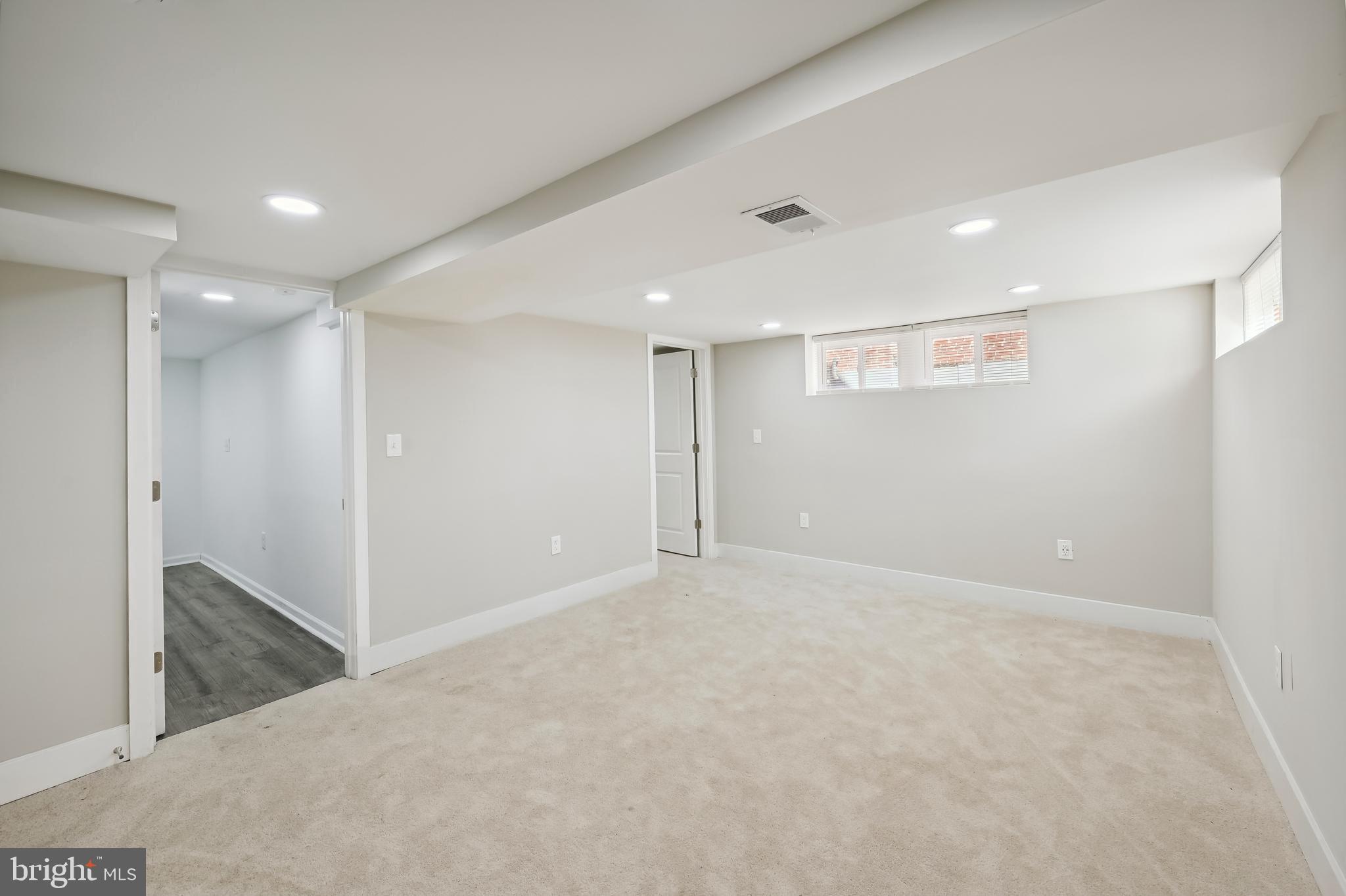 ROSEMONT - Residential Lease