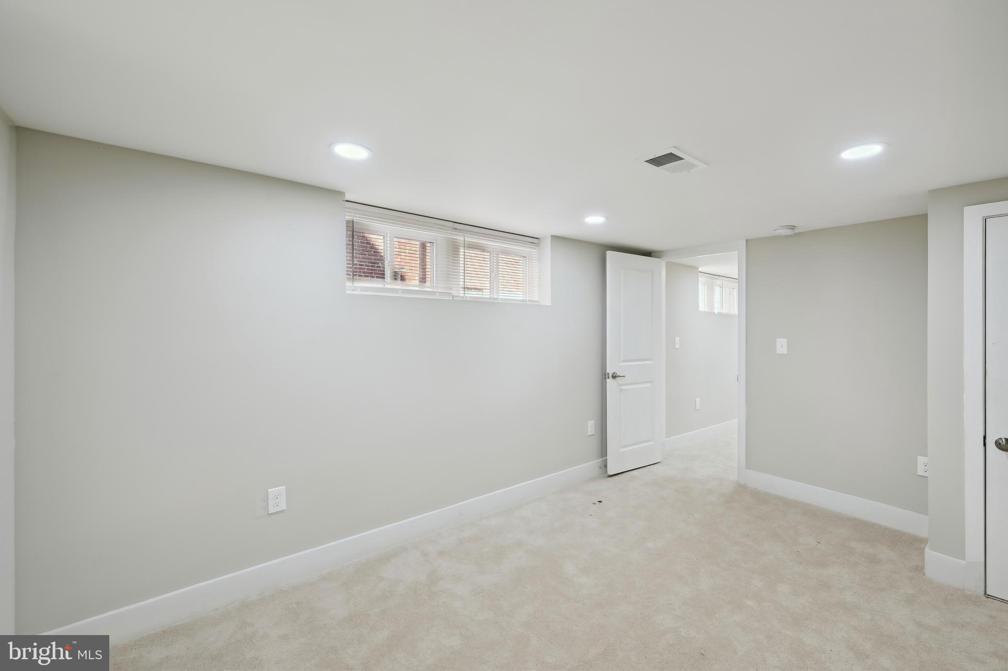 ROSEMONT - Residential Lease