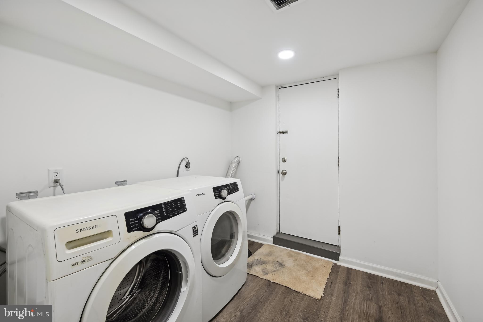 ROSEMONT - Residential Lease