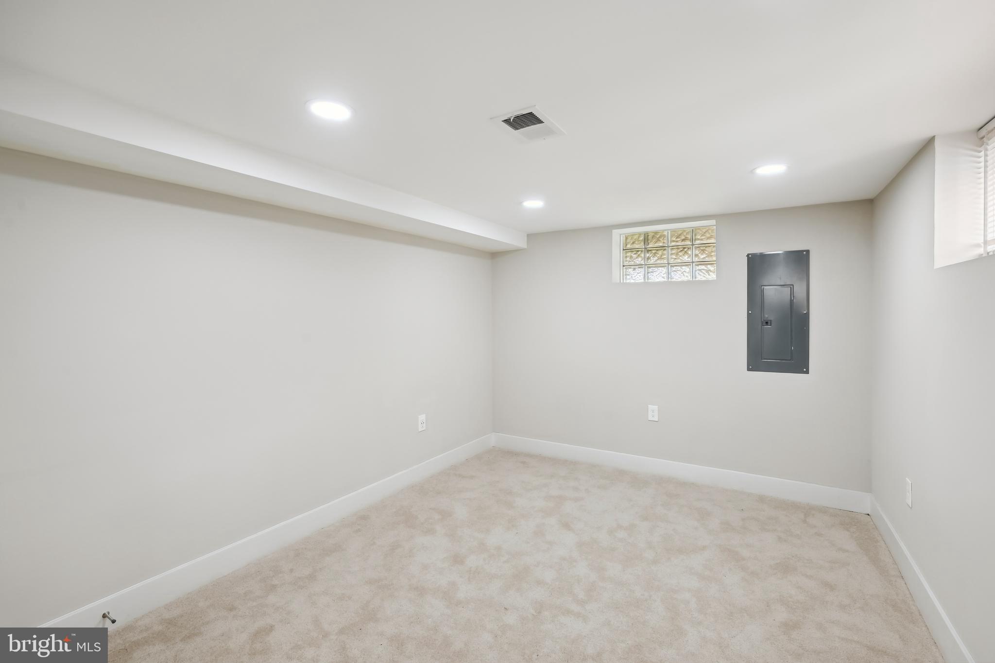 ROSEMONT - Residential Lease