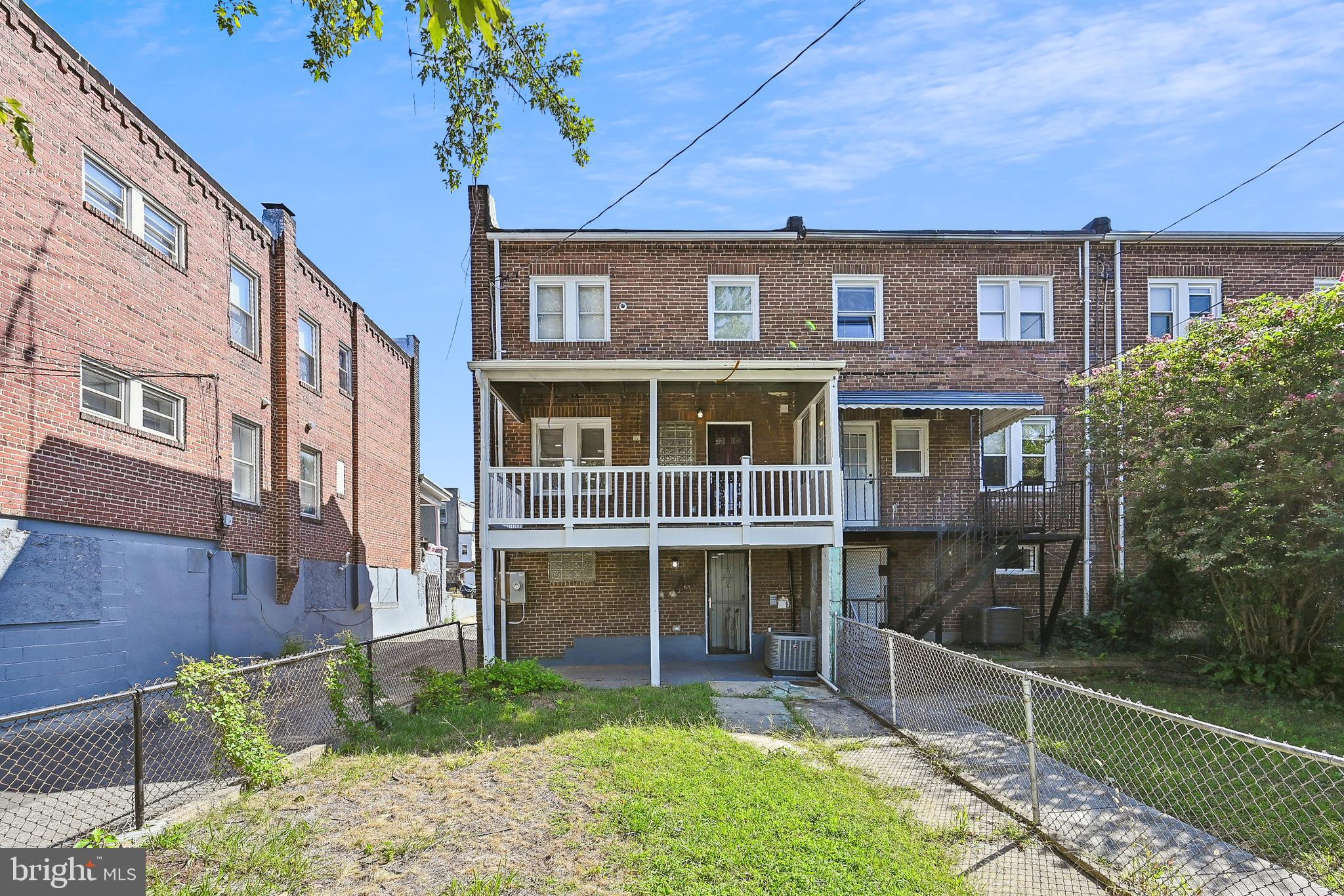 ROSEMONT - Residential Lease