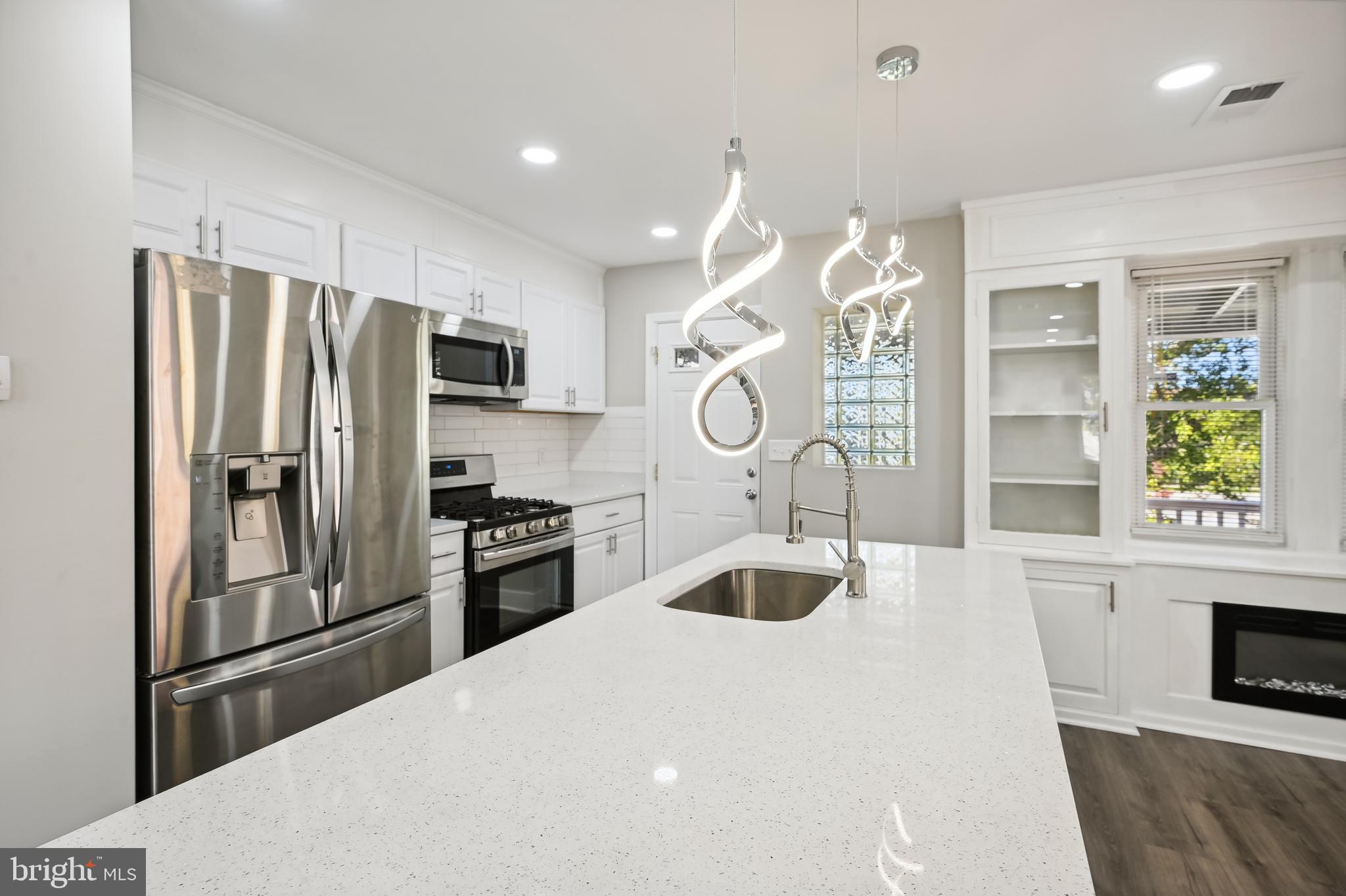 ROSEMONT - Residential Lease