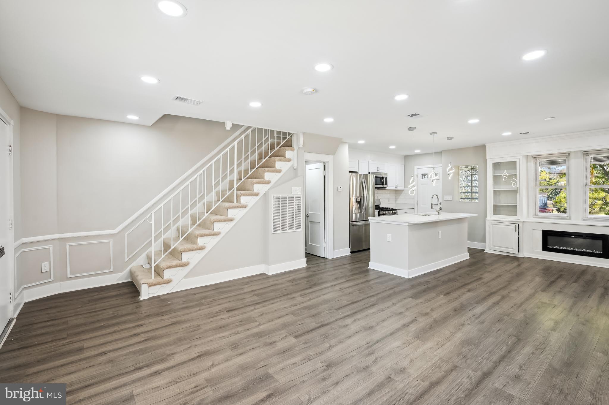 ROSEMONT - Residential Lease