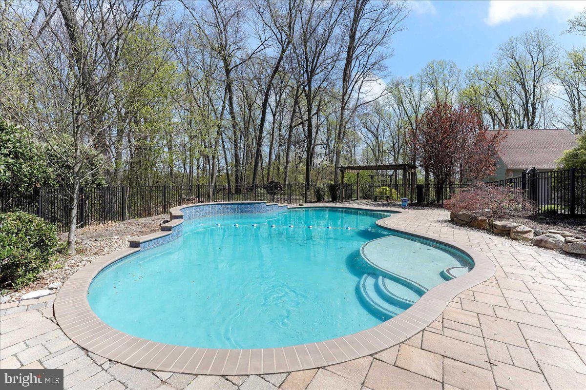 FOX RUN - Residential