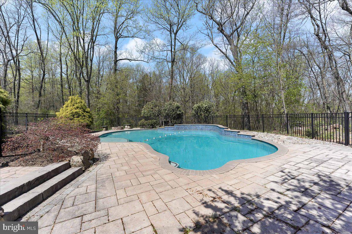 FOX RUN - Residential