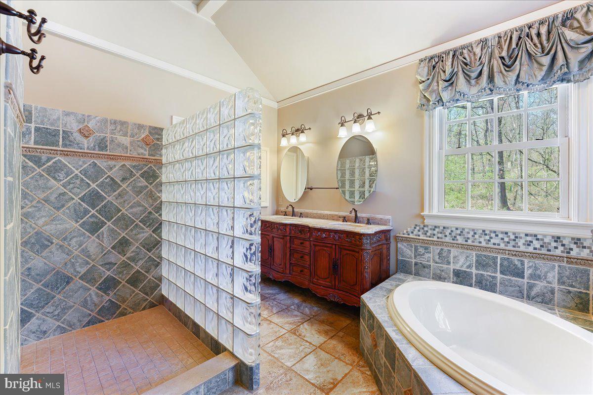 FOX RUN - Residential