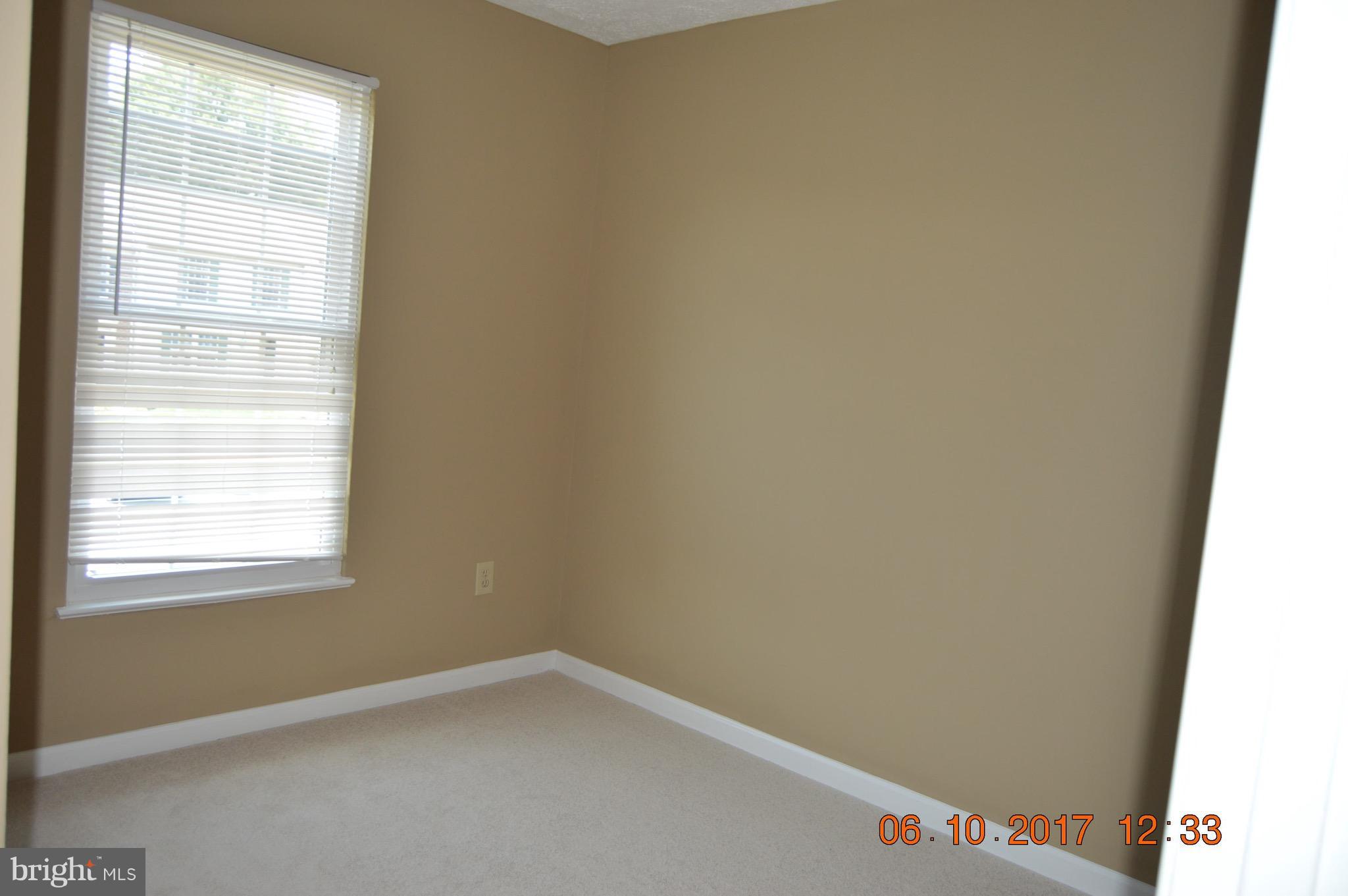 VILLAGE OF THOMAS RUN - Residential Lease